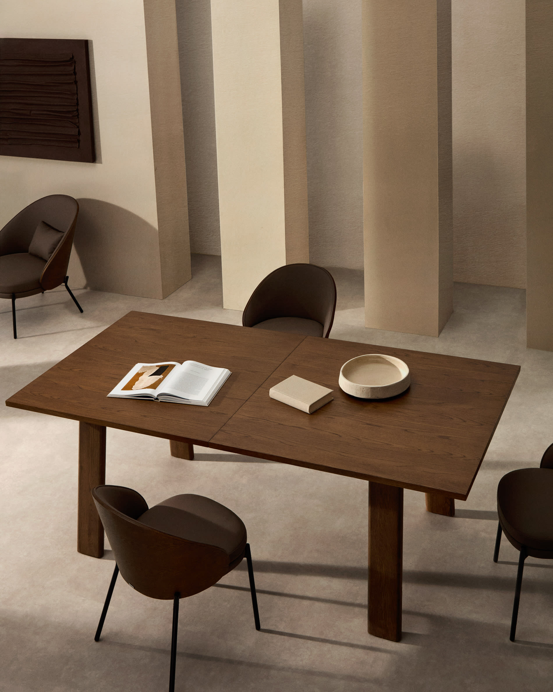 Kave Home Uitschuifbare Eettafel 'Arlen' Eiken, 200 - 250 x 95cm, kleur Walnoot