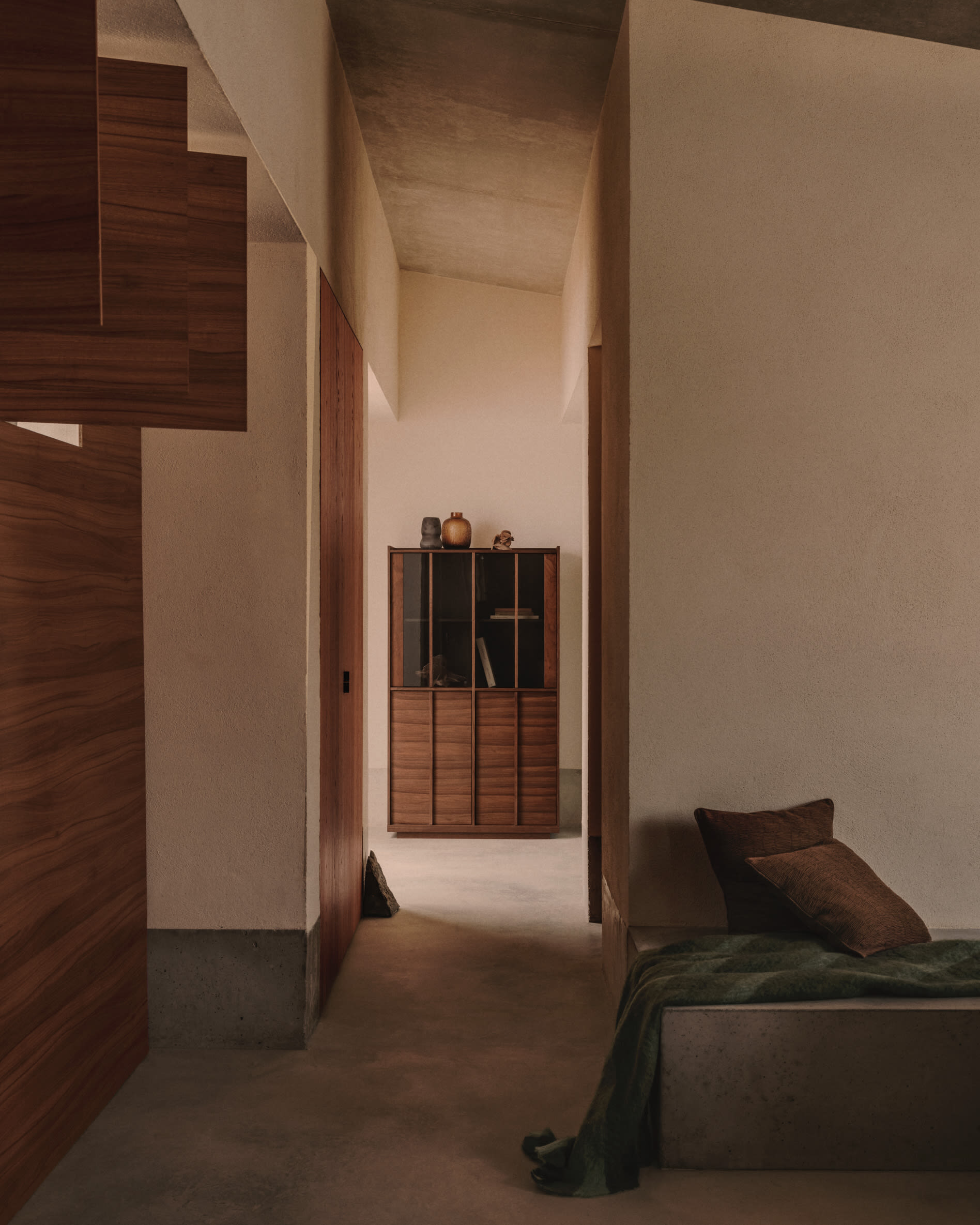 Kave Home Vitrinekast 'Onix' Notenhout, 170 x 100cm