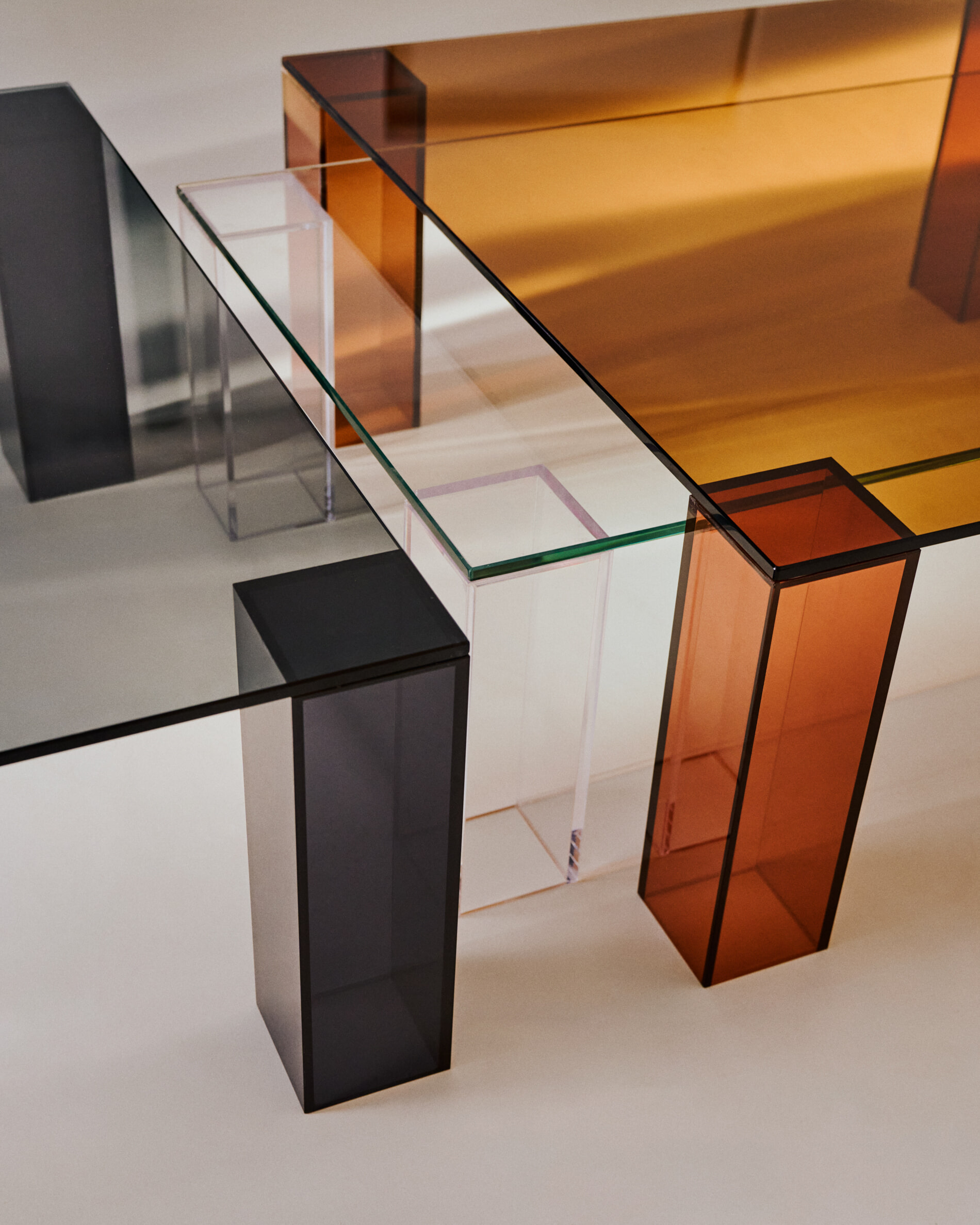 Kave Home Salontafel 'Adularia' Glas, 140 x 60cm, kleur Bruin