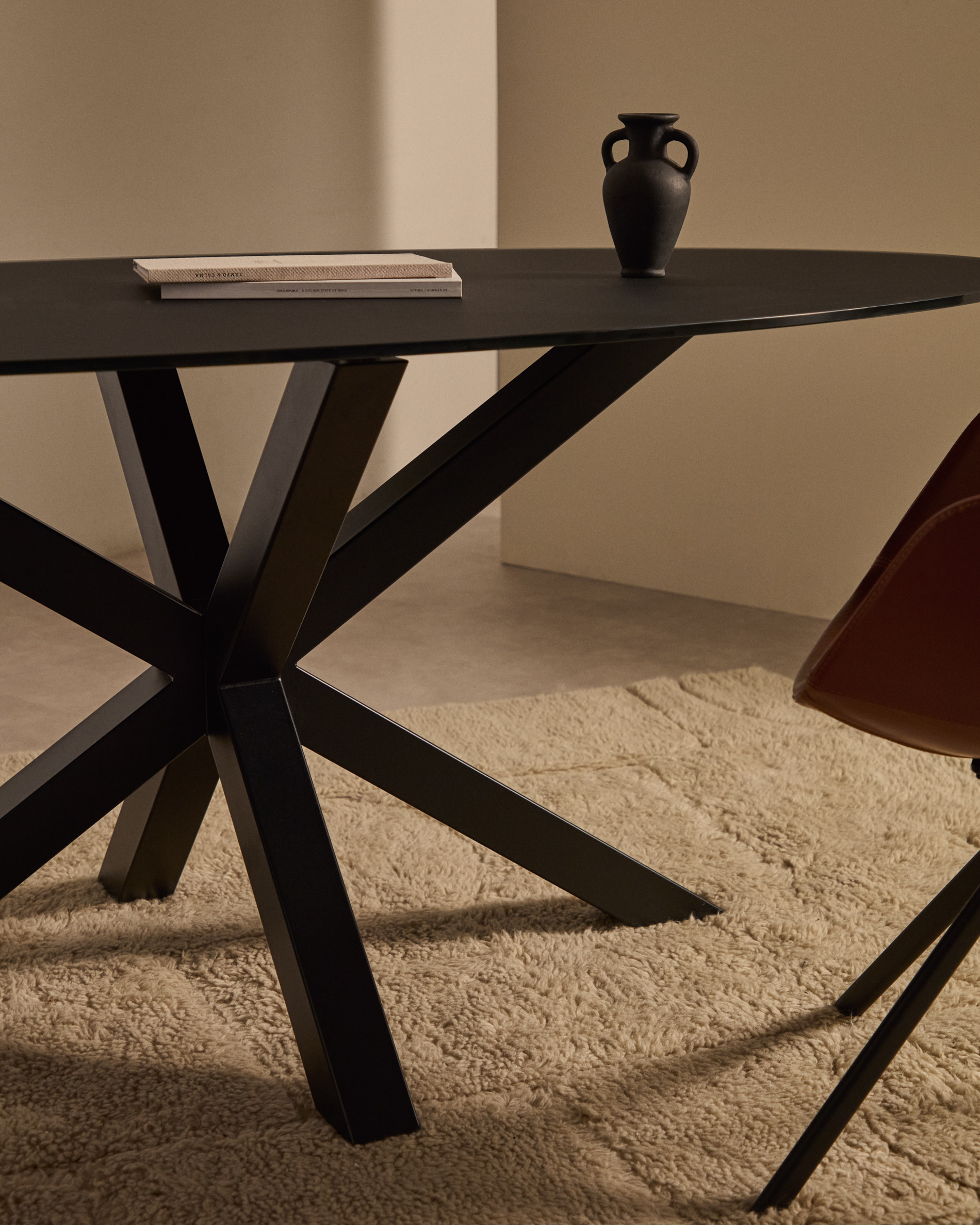 Kave Home Ovale Eettafel 'Argo' Glas, 200 x 100cm, kleur Zwart