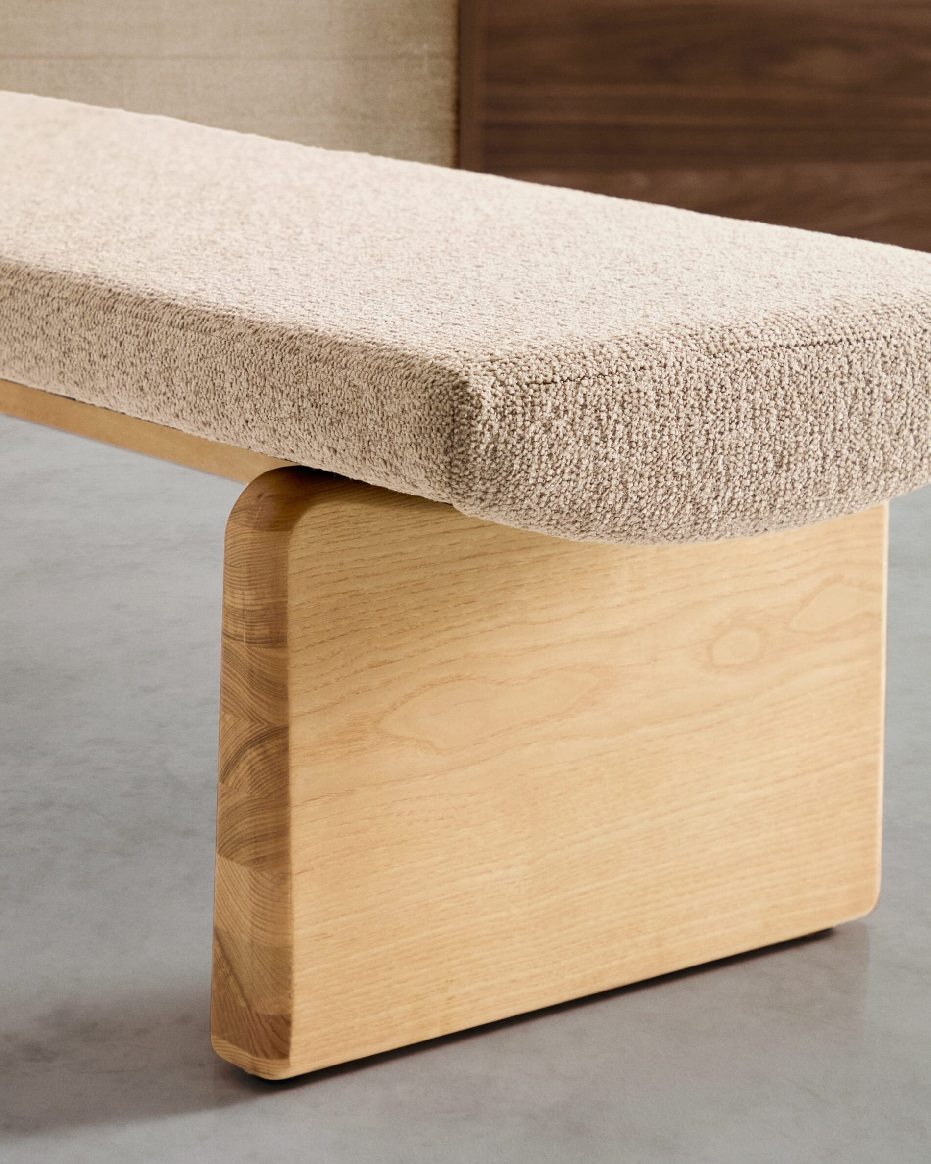 Kave Home Bankje 'Topaz' Chenille en essenhout, 150cm, kleur Naturel