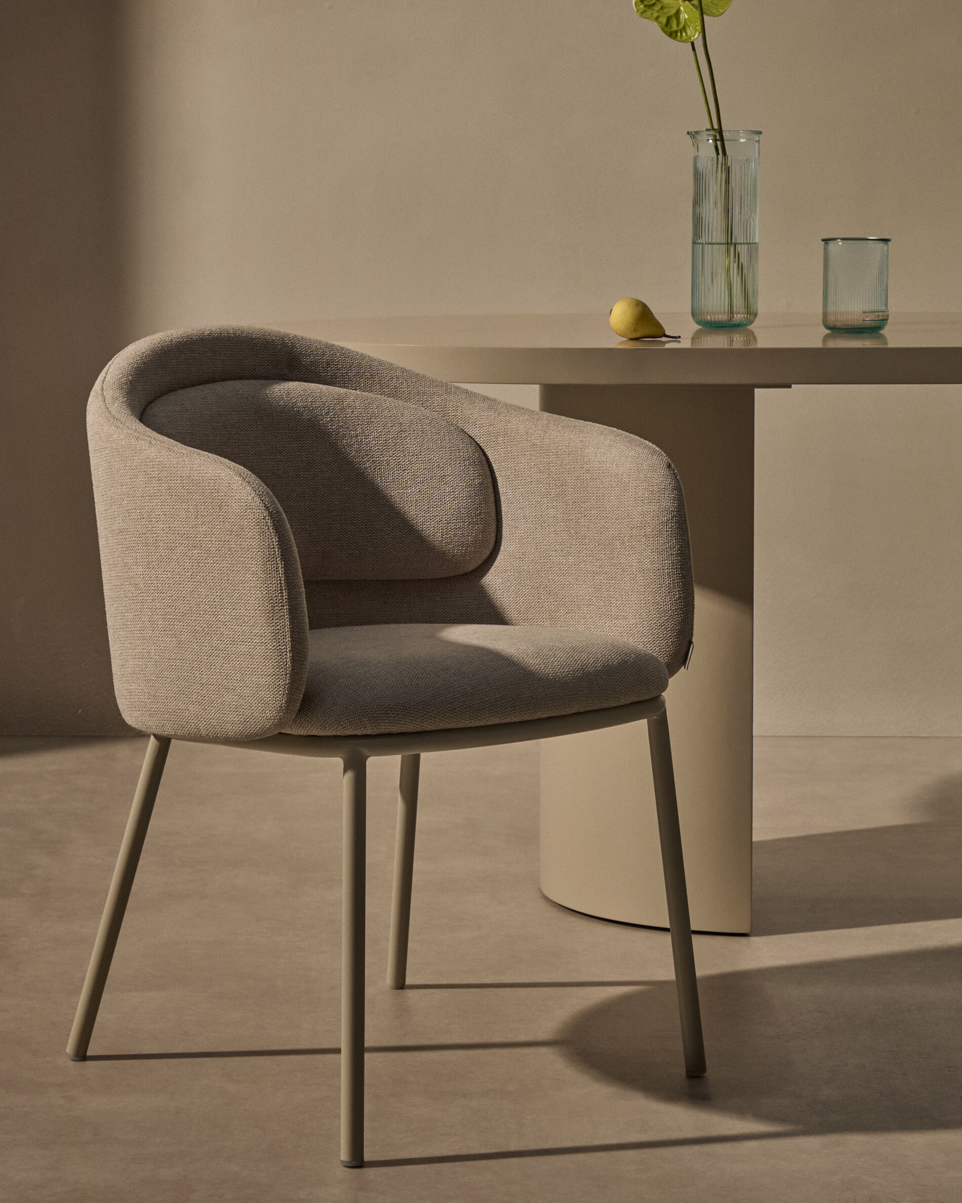 Kave Home Eetkamerstoel 'Minda' Chenille, kleur Beige