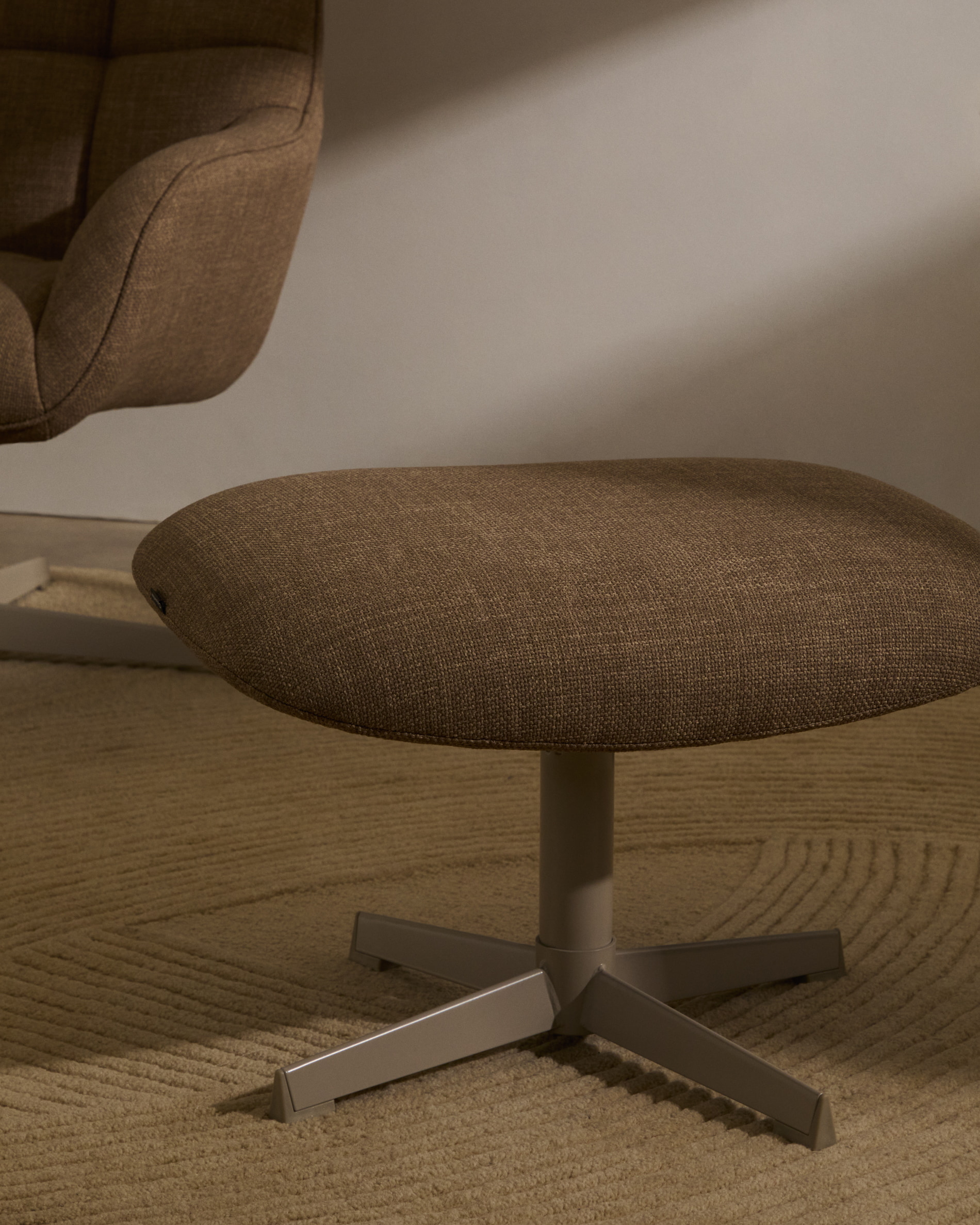 Kave Home Hocker 'Jaspe' Structuurstof, kleur Lichtbruin