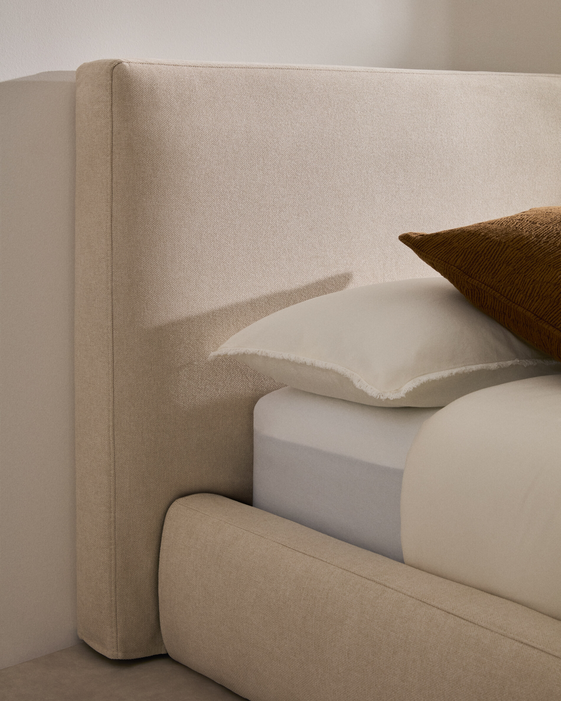 Kave Home Bed 'Blok' 160 x 200cm, kleur Ecru