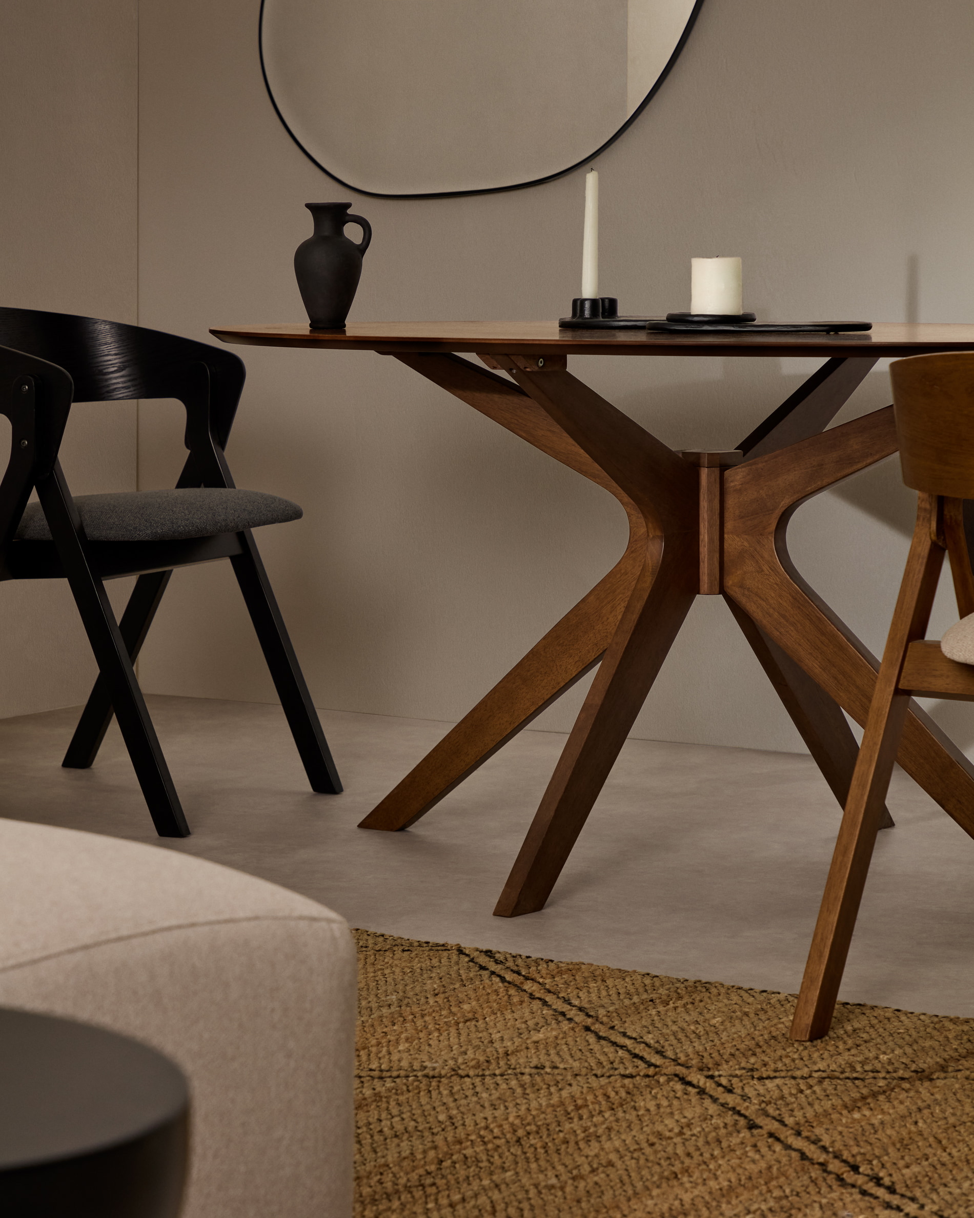 Kave Home Ovale Eettafel 'Naanim' Walnoot en rubberhout, 180 x 110cm