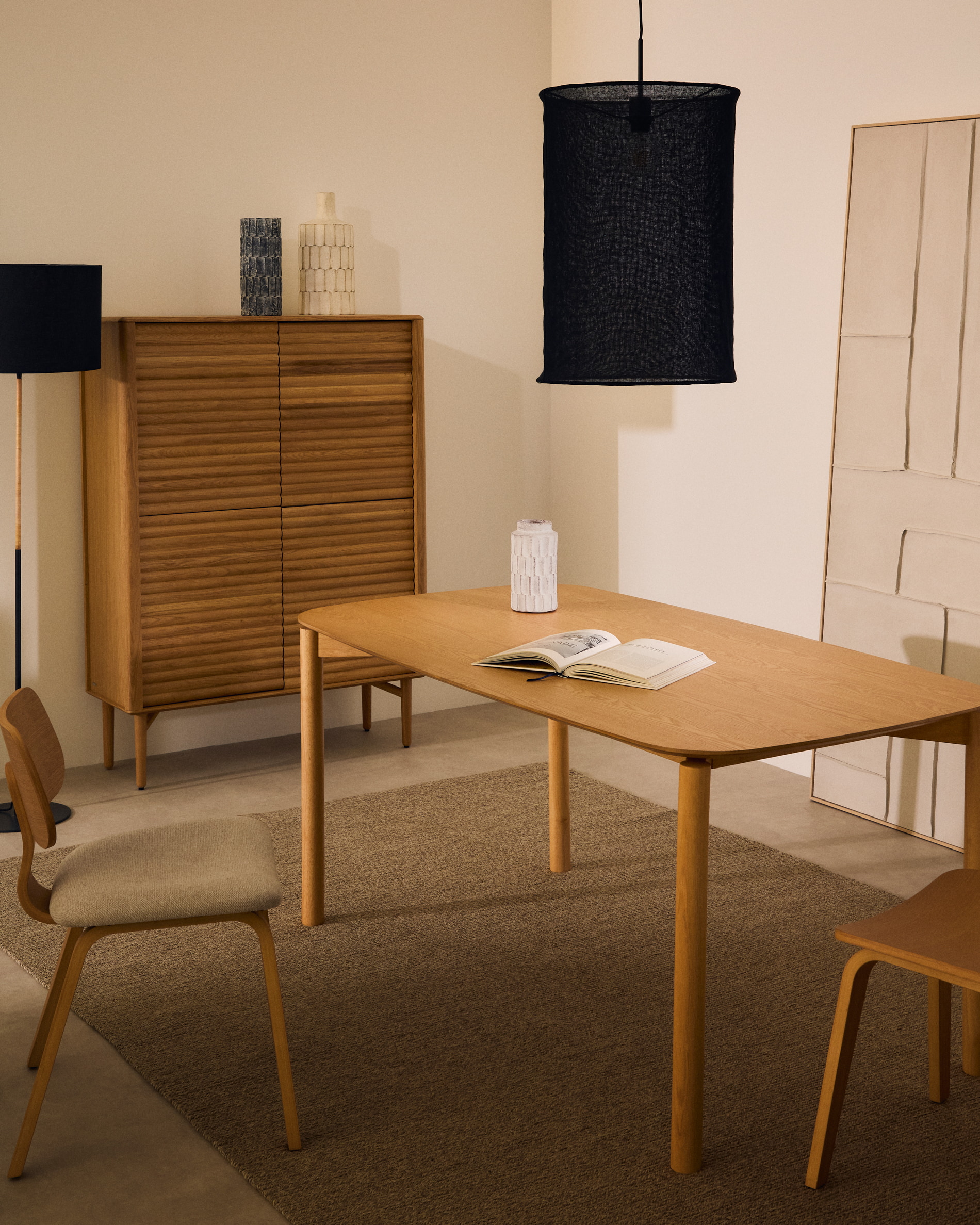 Kave Home Eettafel 'Indara' Essen en rubberhout, 160 x 90cm