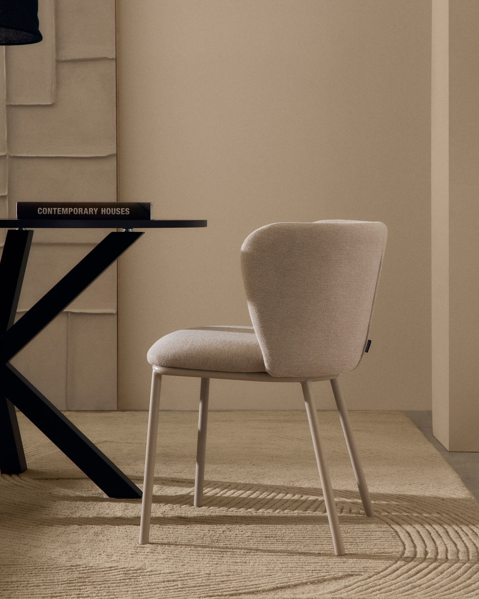Kave Home Eetkamerstoel 'Ciselia' Chenille, kleur Beige