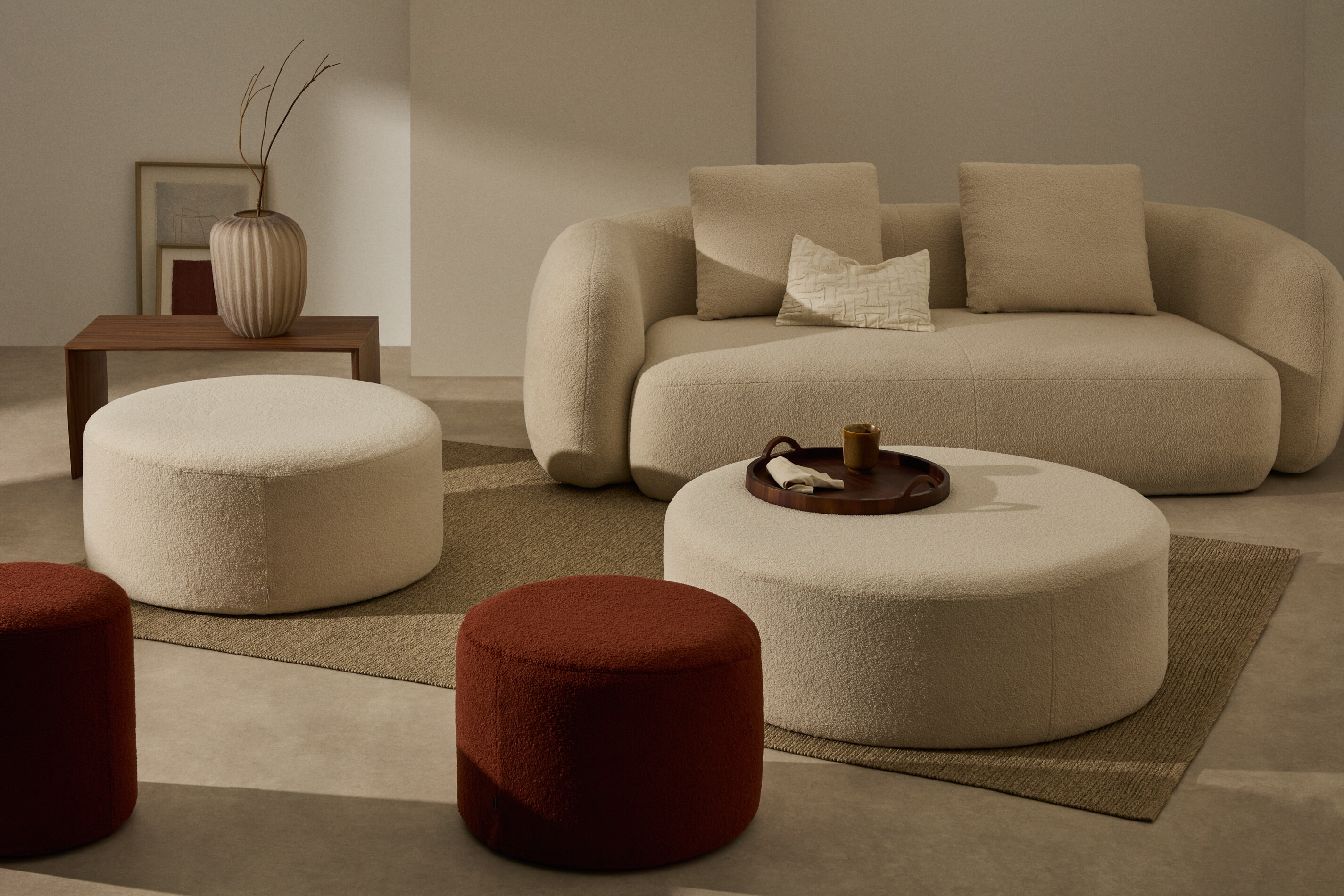 Kave Home Poef 'Kaeli' Bouclé, 120cm, kleur Ecru