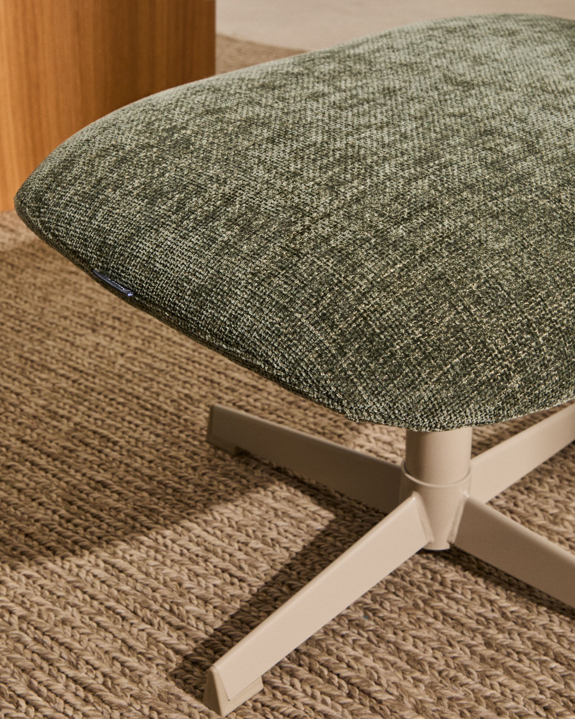 Kave Home Draaibare Hocker 'Teryl' Chenille, kleur Donkergroen