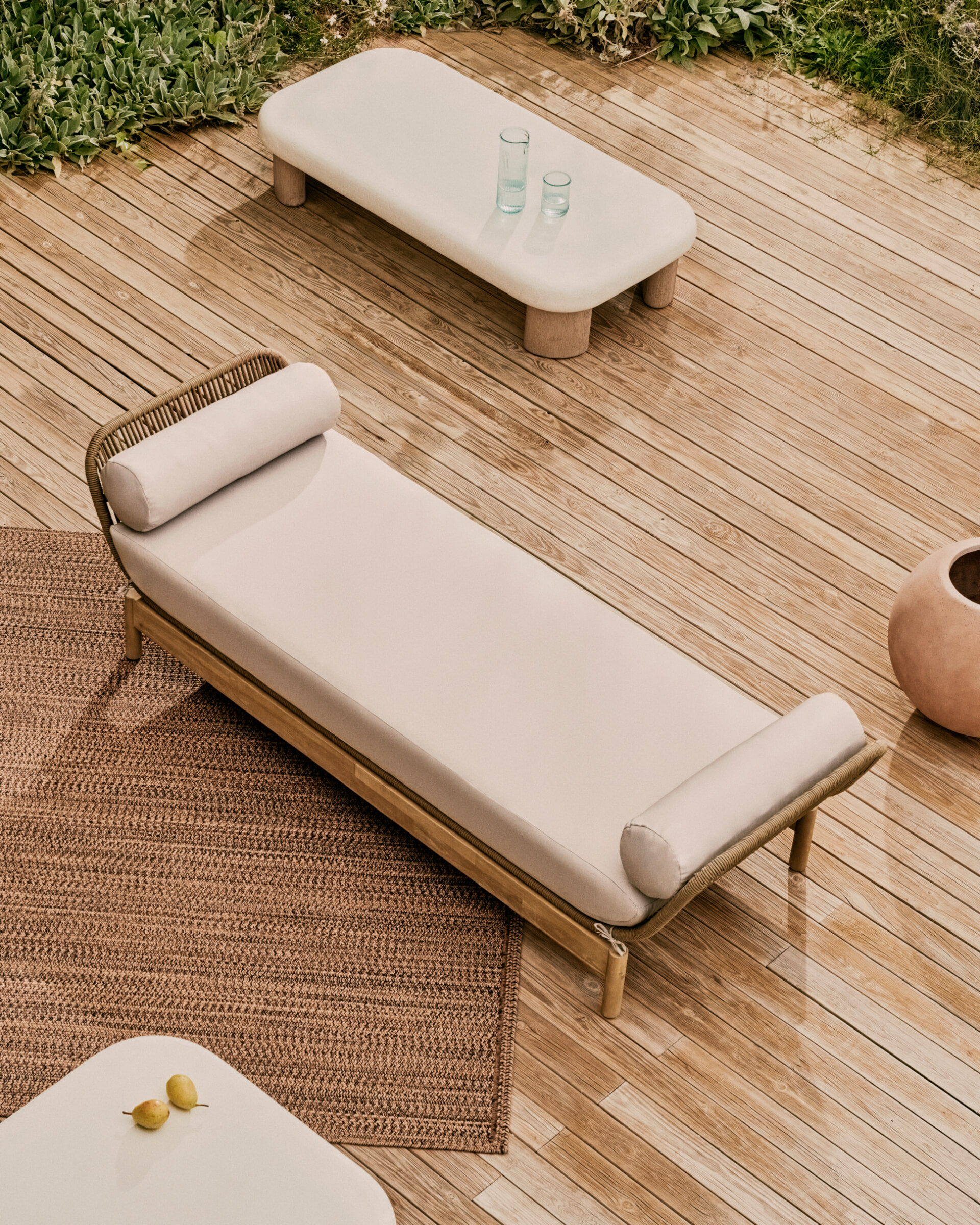 Kave Home Salontafel 'Labra' Cement en acaciahout, 140 x 70cm