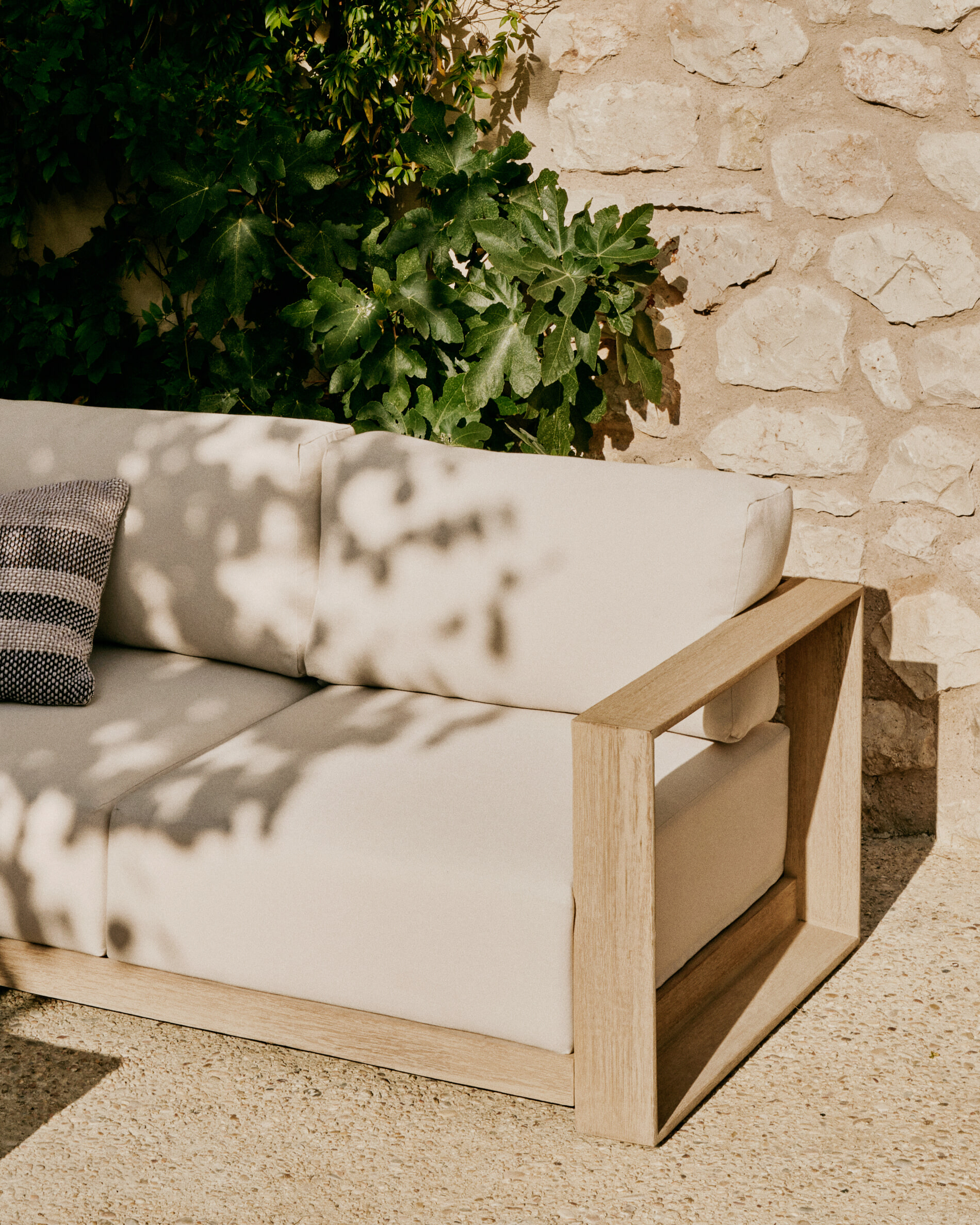 Kave Home 2-zits Loungebank 'Ambra' Acaciahout