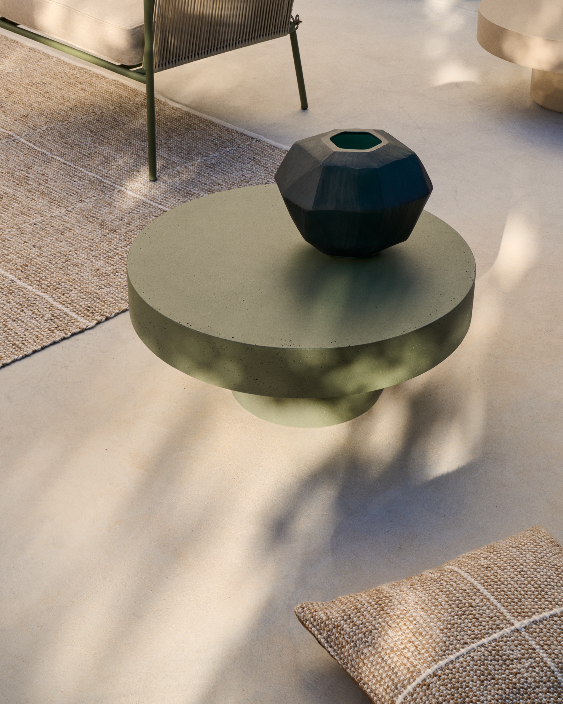 Kave Home Ronde Salontafel 'Aiguablava' Beton, 66cm, kleur Donkergroen