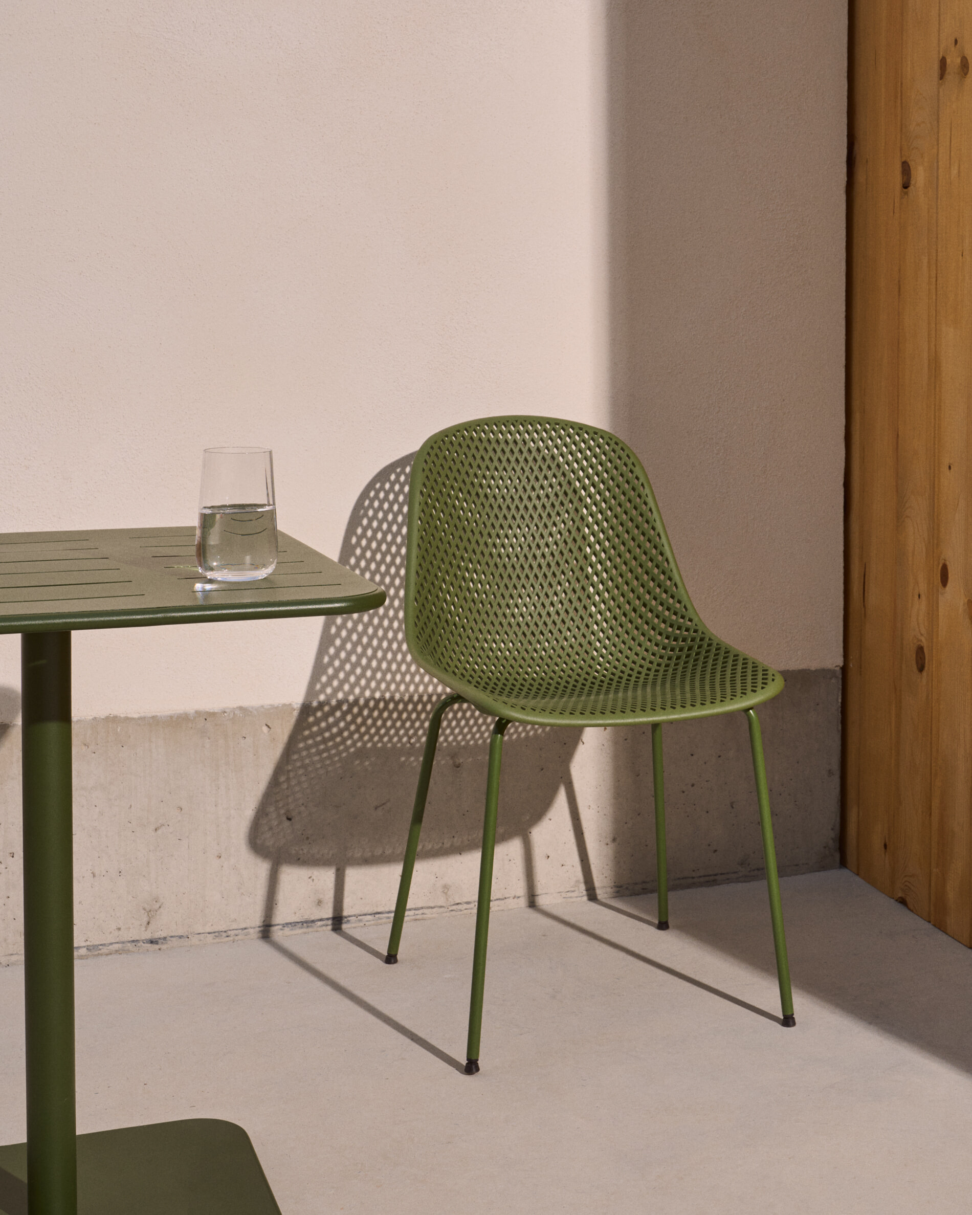 Kave Home Outdoor Bistrotafel 'Brai' Staal, 70 x 70cm, kleur Donkergroen
