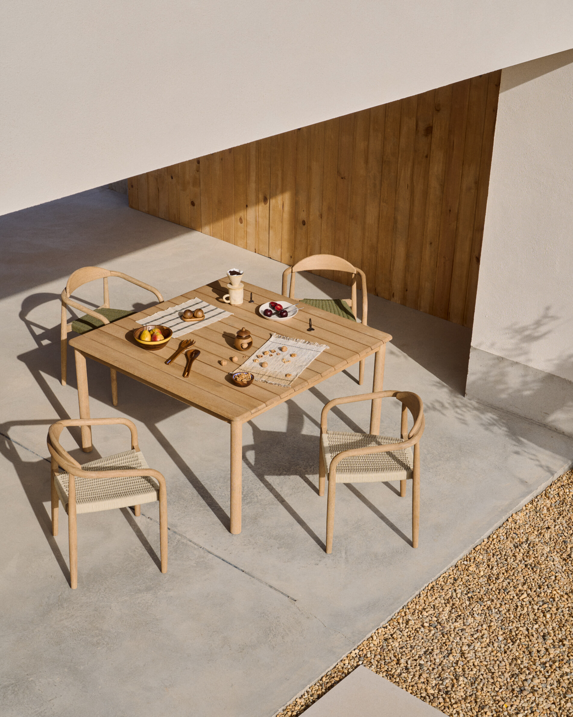 Kave Home Vierkante Eettafel 'Sori' Acaciahout, 135 x 135cm