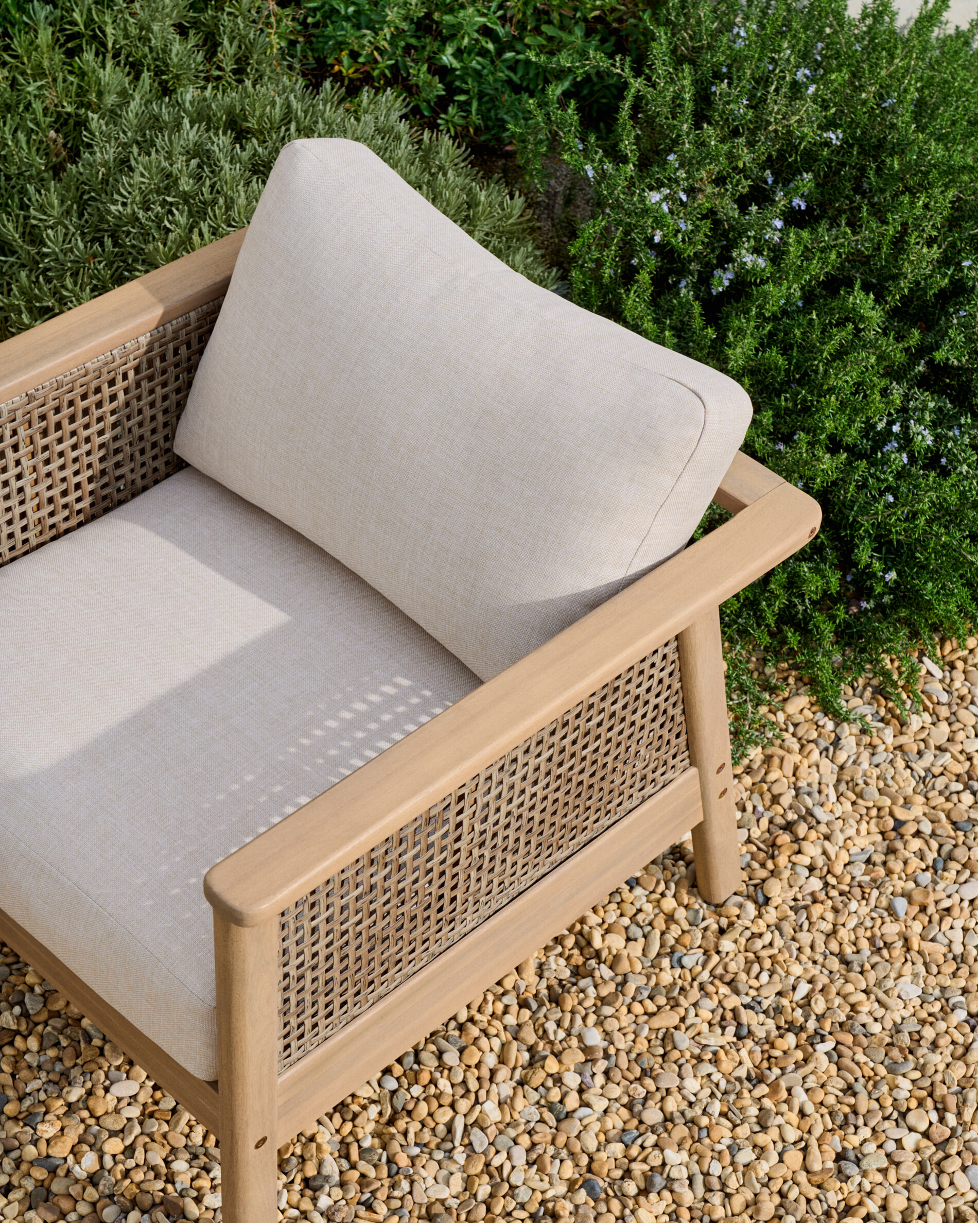 Kave Home Loungeset 'Alabe' Acaciahout en rattan, Met 2-zits bank, 2 fauteuils en salontafel