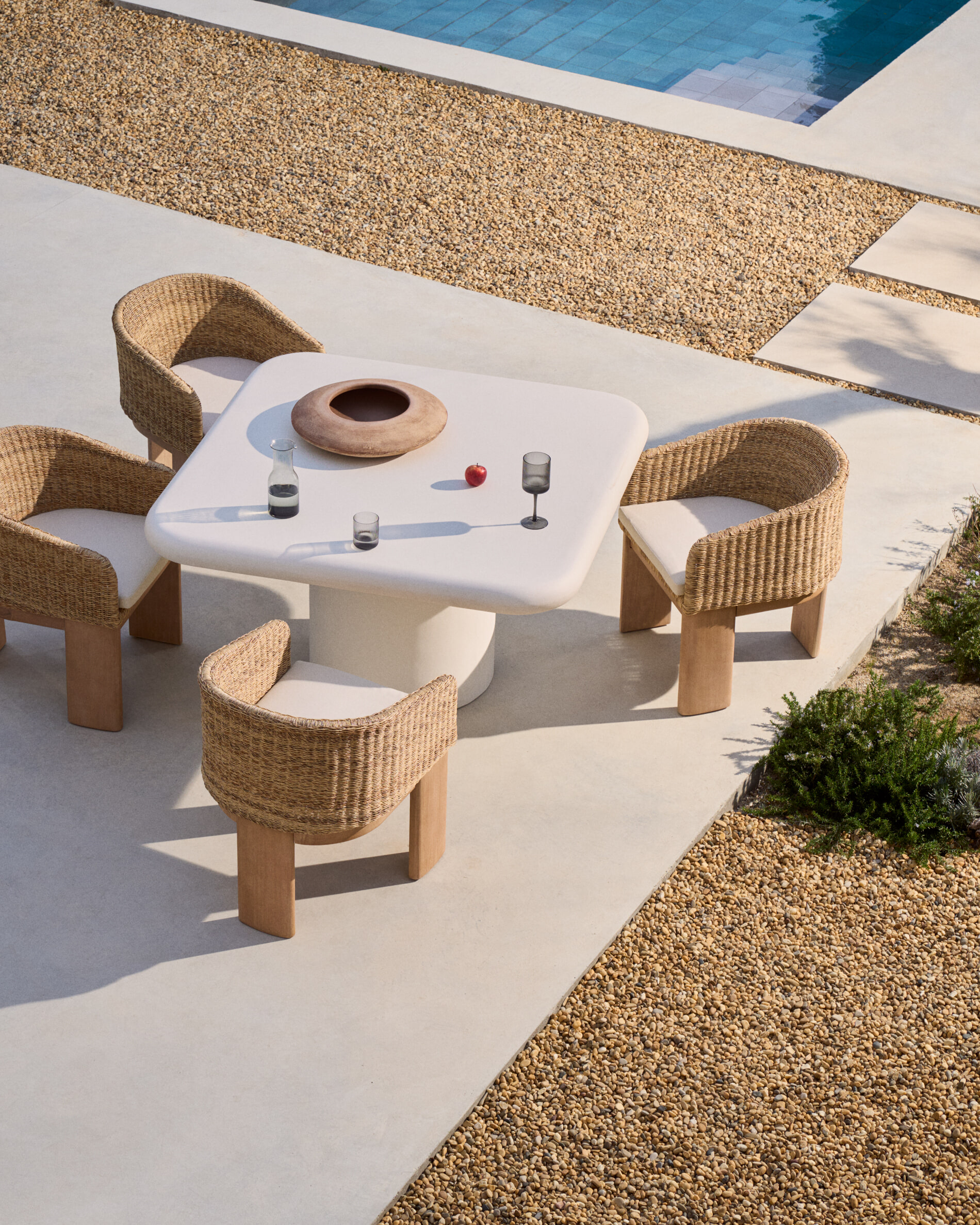 Kave Home Tuinstoel 'Xoriguer' Rattan en eucalyptushout