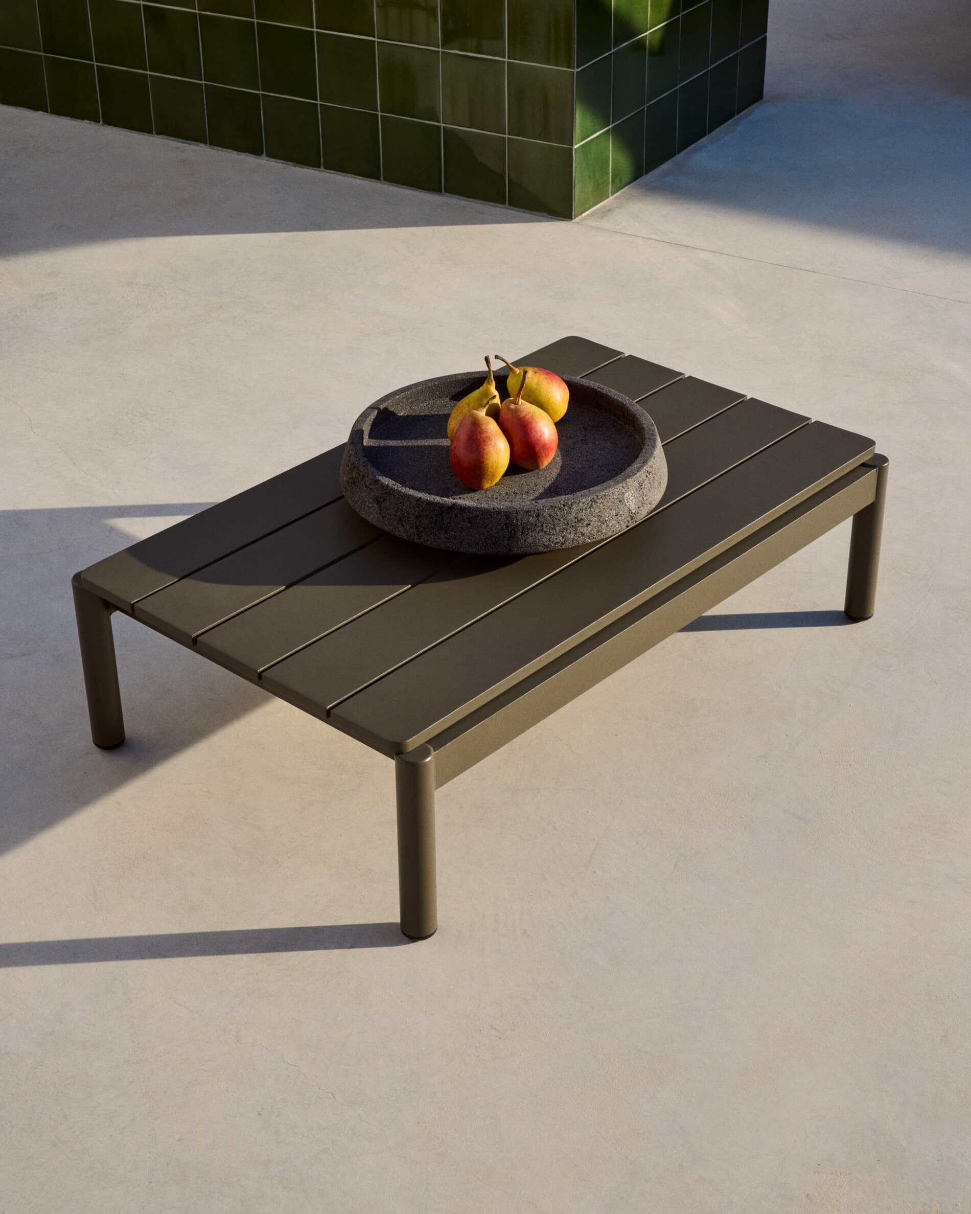 Kave Home Outdoor Salontafel 'Sorells' 91 x 57cm, kleur Donkergroen