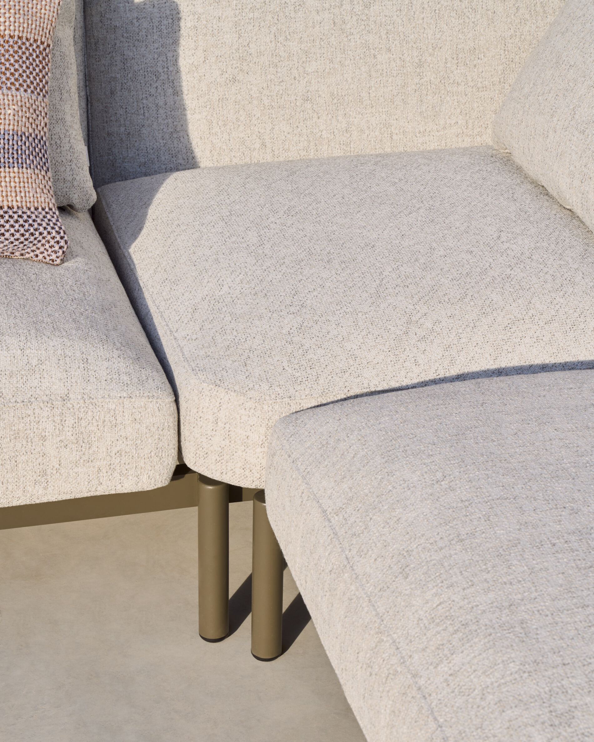 Kave Home Loungeset 'Sorells' Met 5-zits hoekbank en tafels, kleur Beige