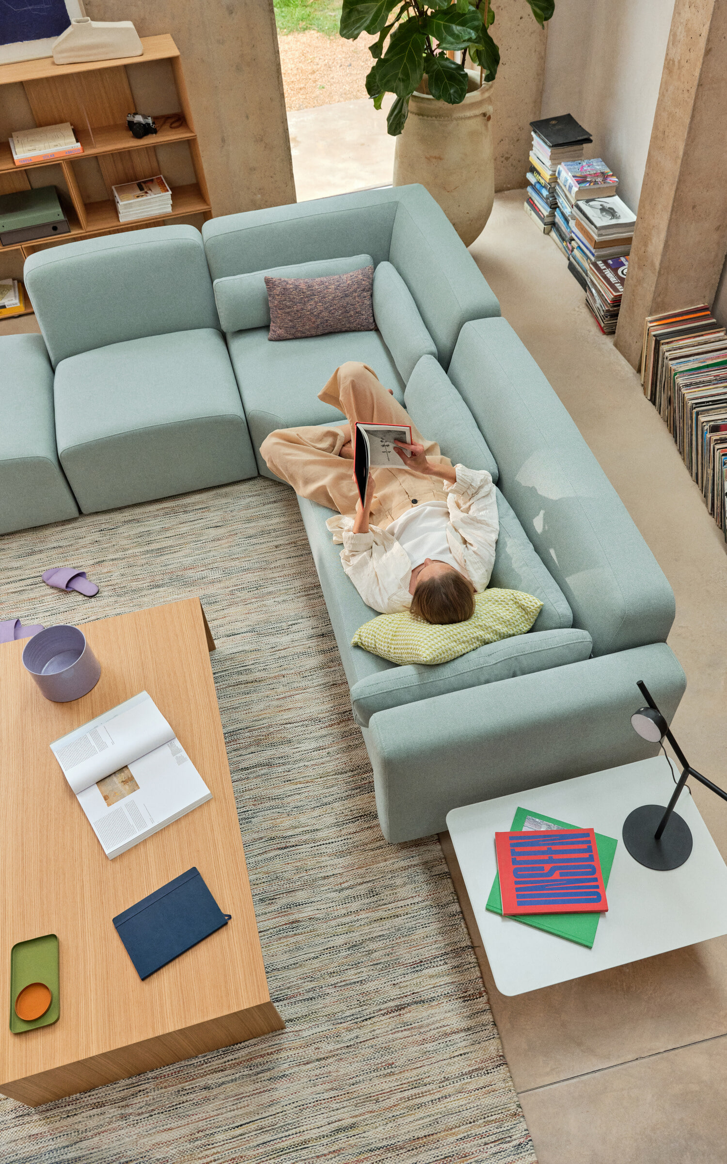 Kave Home Tafellamp 'Orey' Met verstelbare spot, kleur Zwart