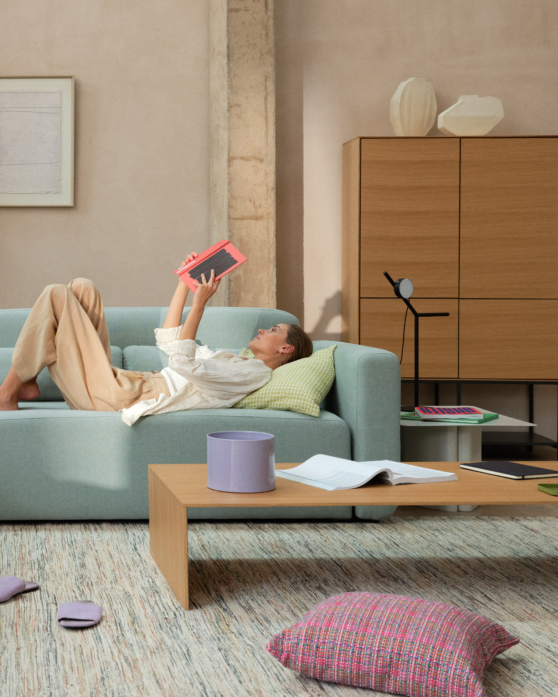 Kave Home Tafellamp 'Orey' Met verstelbare spot, kleur Zwart