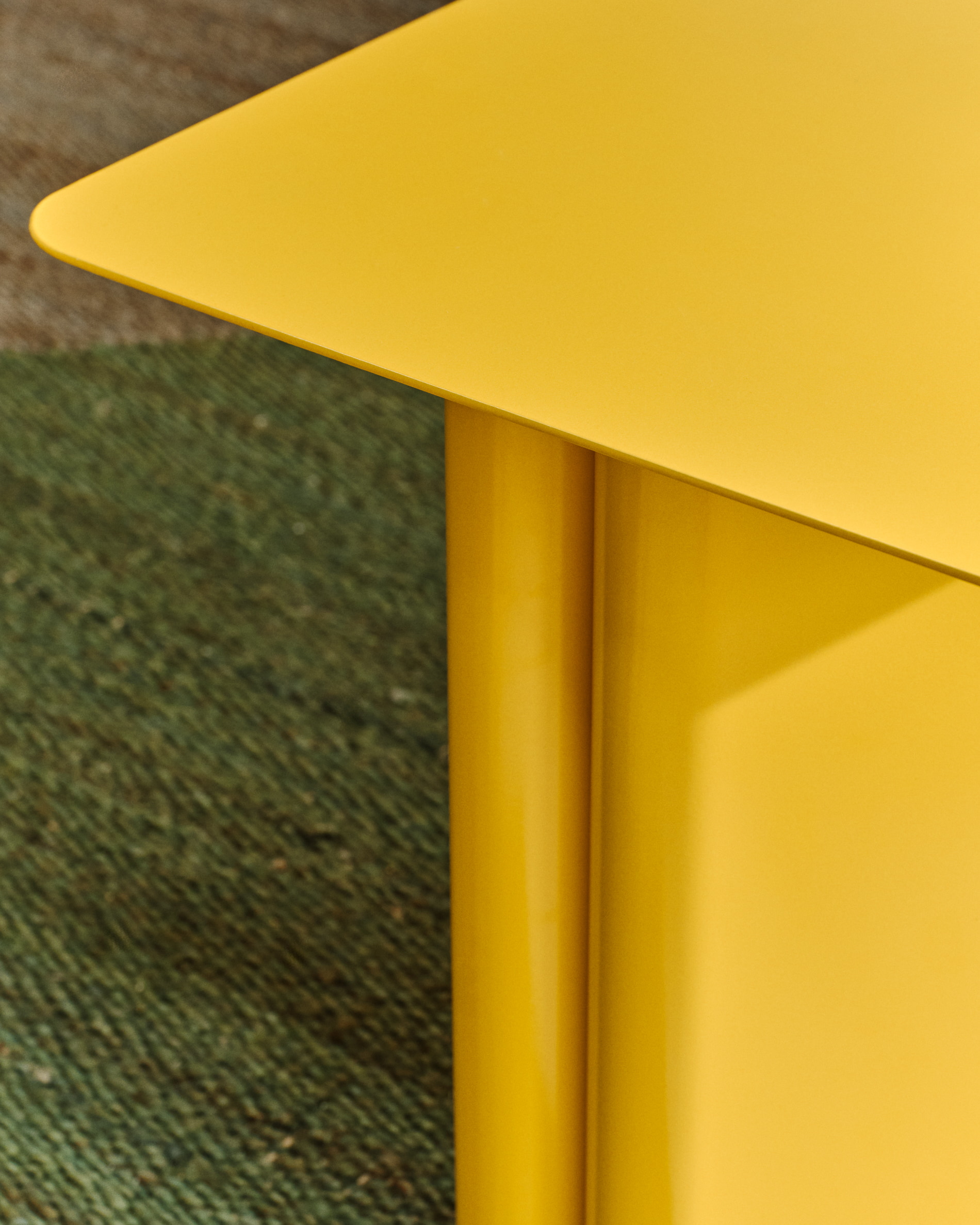 Kave Home Vierkante Bijzettafel 'Arvin' 42 x 42cm, kleur Geel