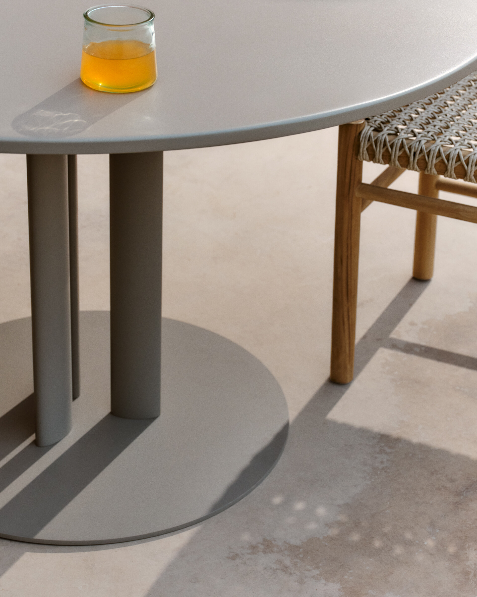 Kave Home Ronde Tuintafel 'Sedalis' Aluminium, 120cm, kleur Taupe