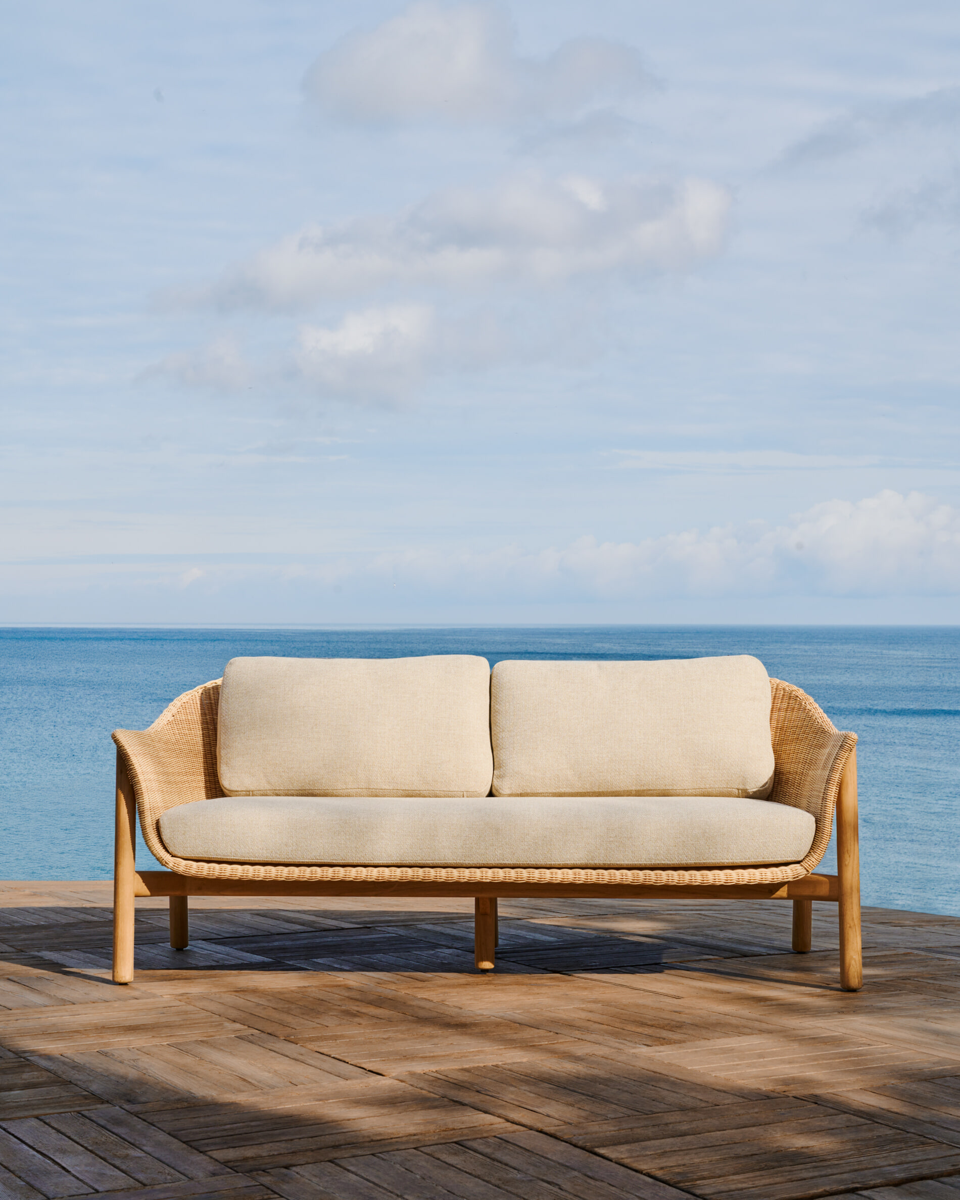 Kave Home 2-zits Tuinbank 'Galea' Teakhout en rattan