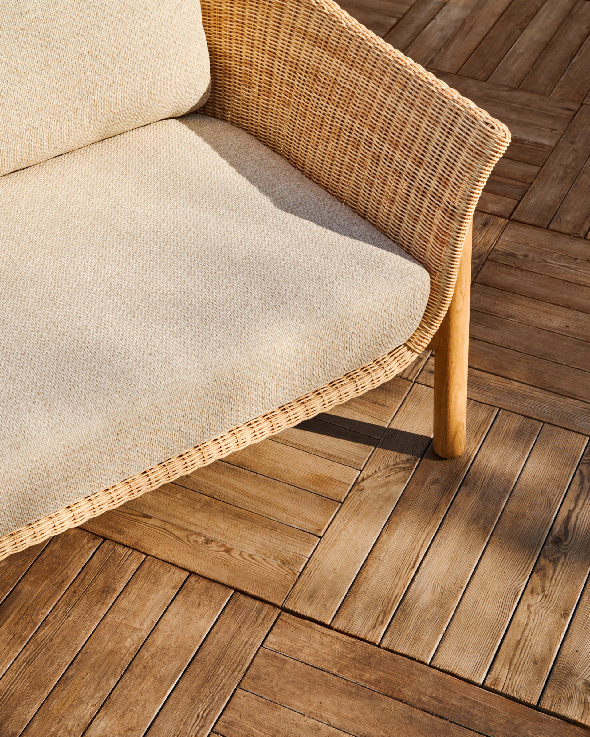 Kave Home 2-zits Tuinbank 'Galea' Teakhout en rattan