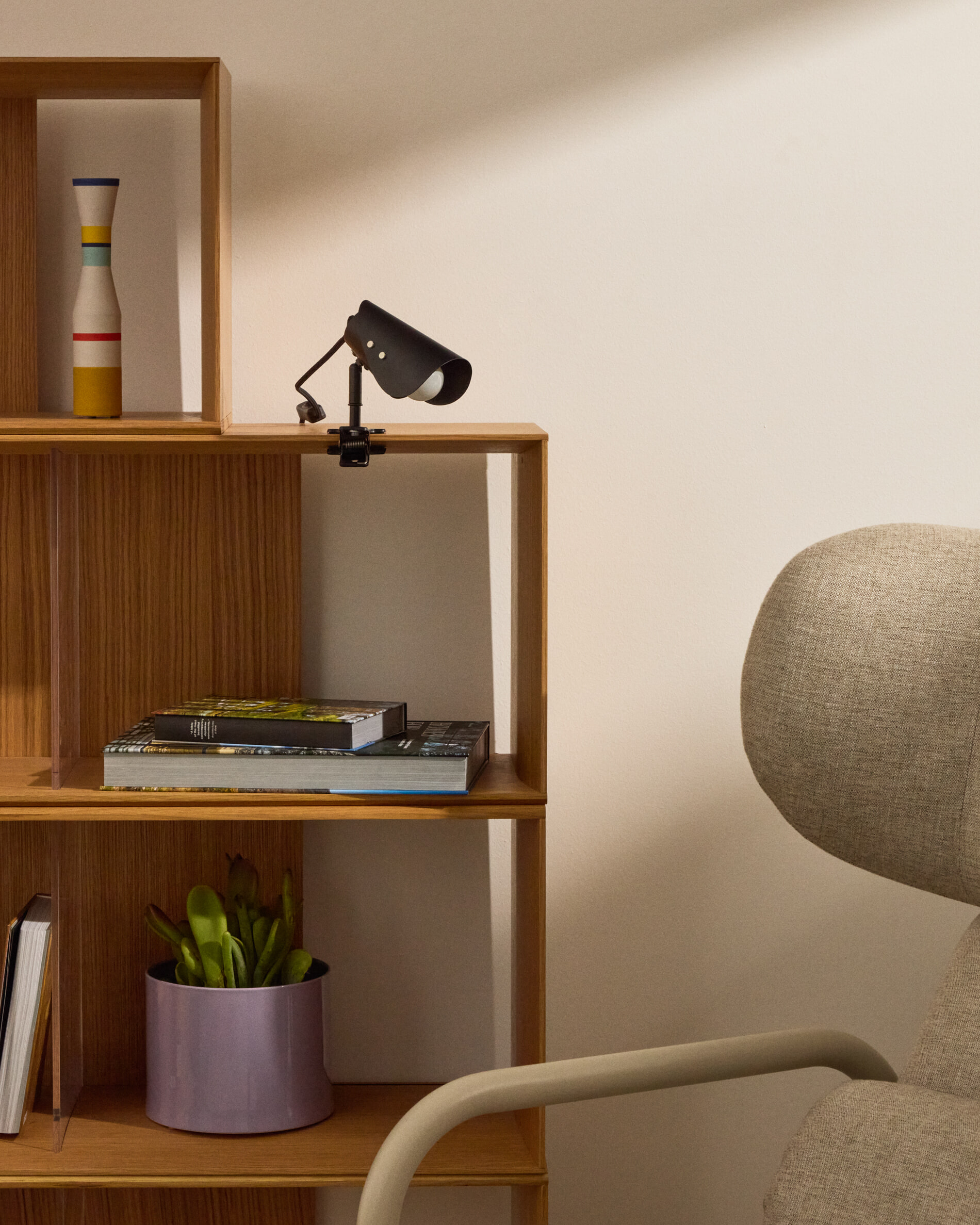 Kave Home Tafellamp 'Jula' Met klem, kleur Zwart