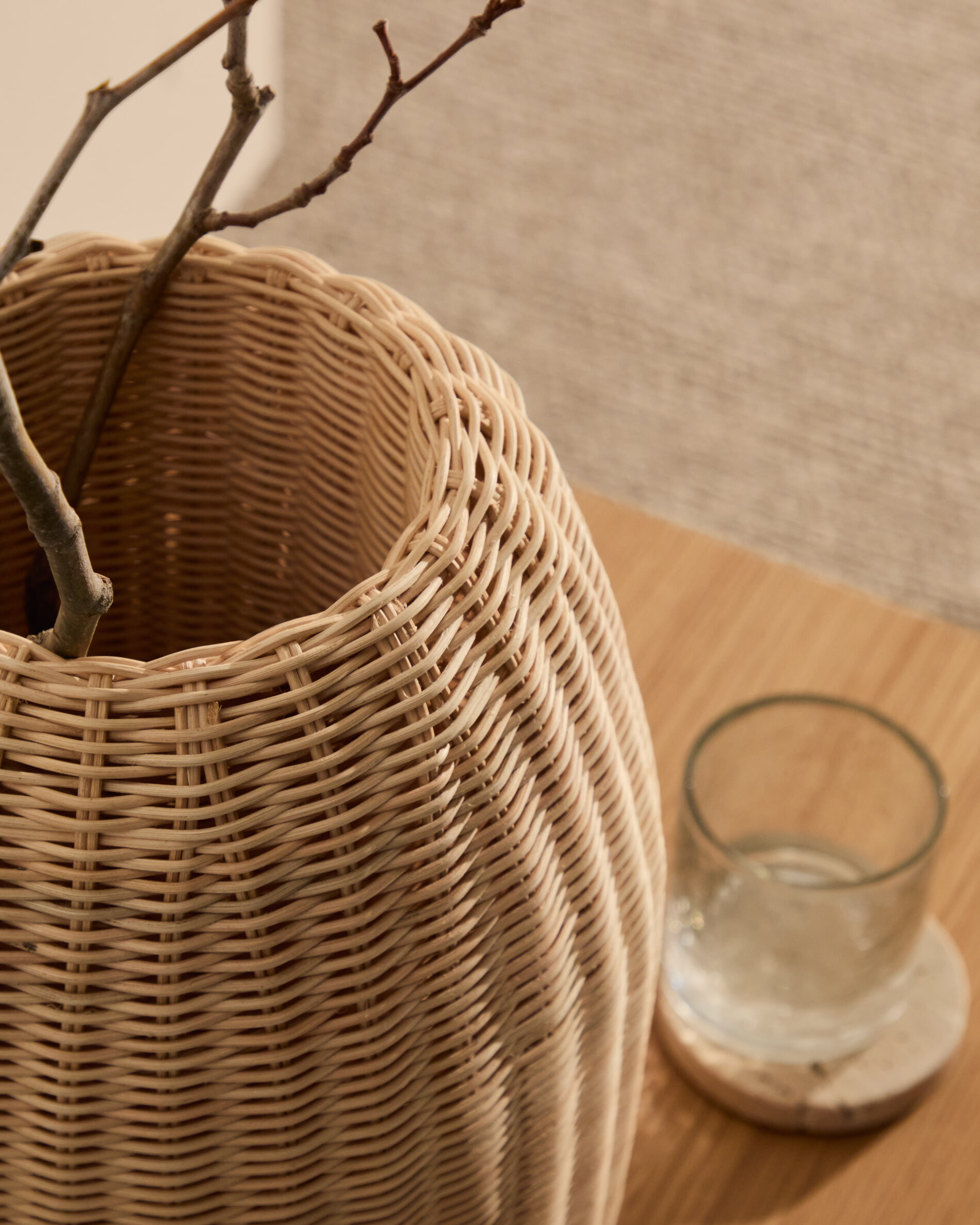Kave Home Vaas 'Zilna' Rotan, 40cm hoog