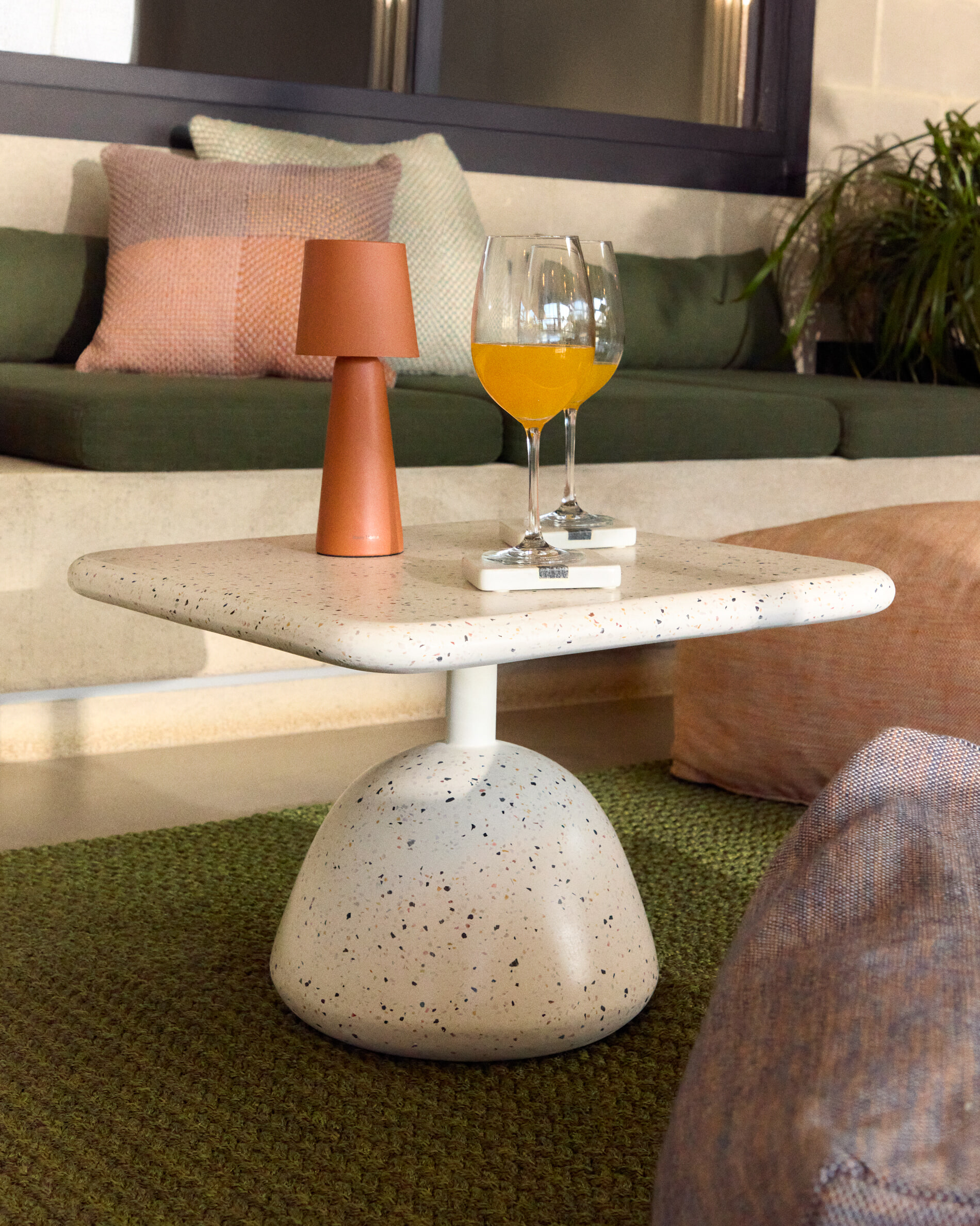 Kave Home Loungetafel 'Saura' Terrazzo, 48 x 48cm