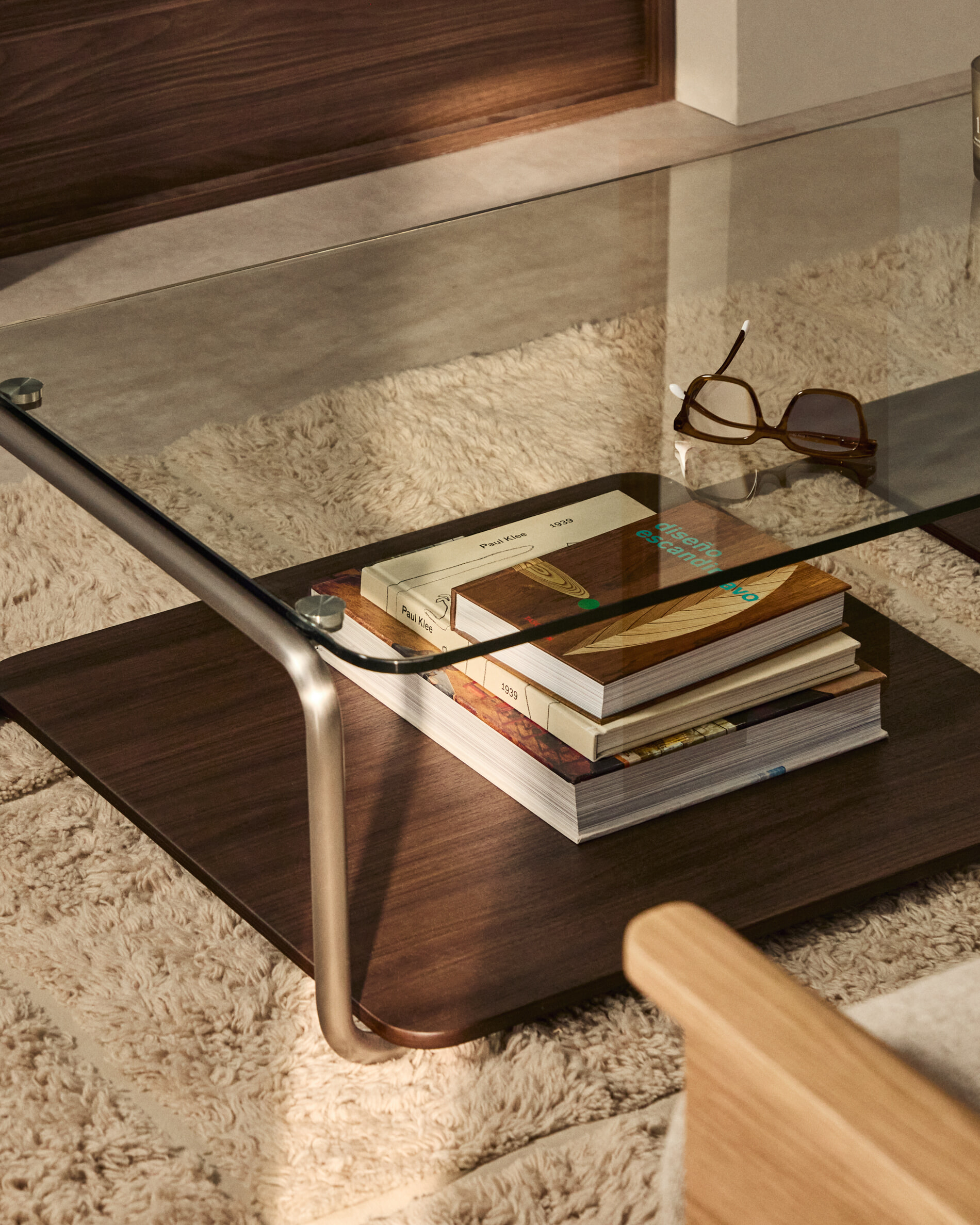 Kave Home Salontafel 'Tarsel' Glas en walnootfineer, 140 x 60cm