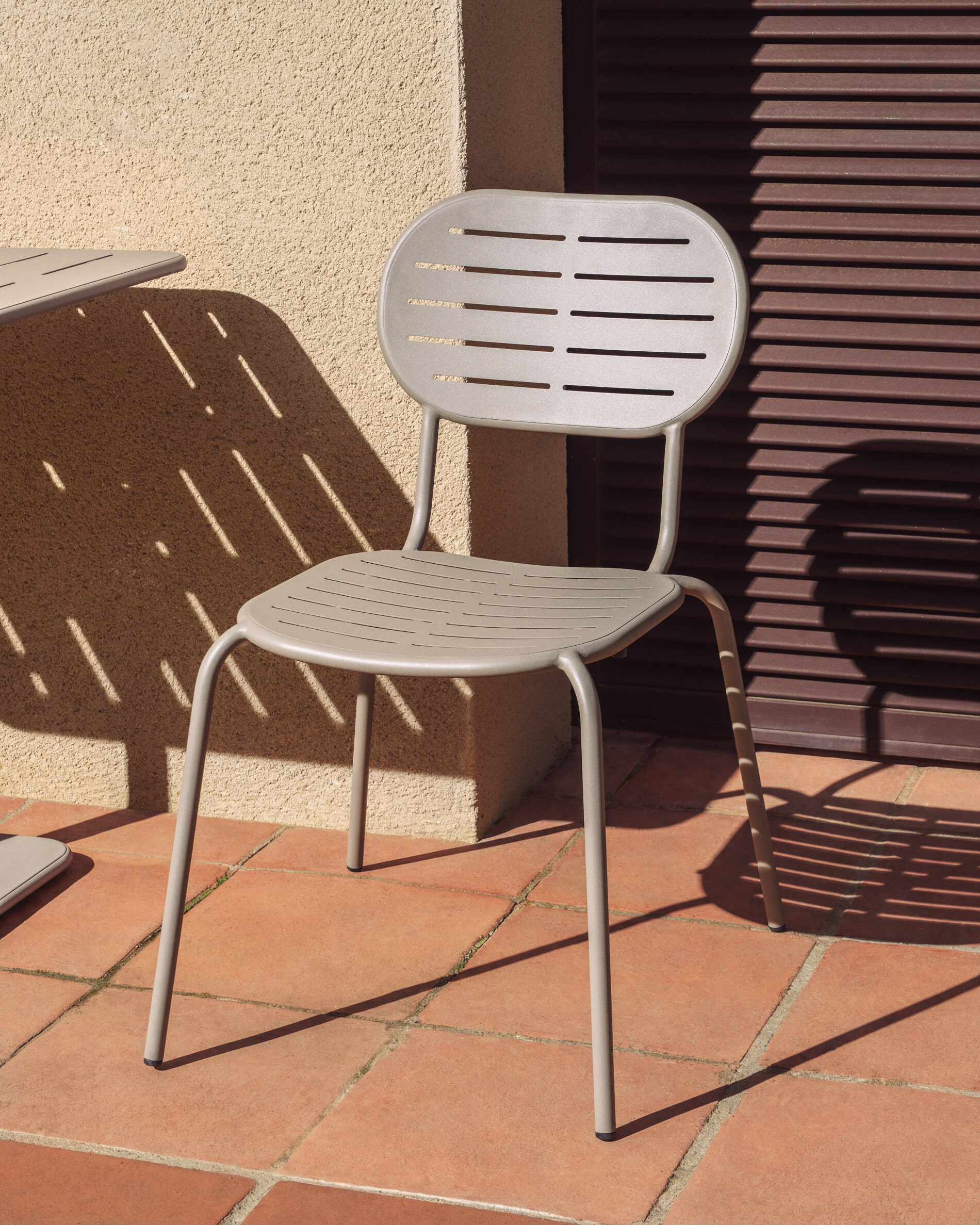 Kave Home Tuinstoel 'Brai' Staal, kleur Beige