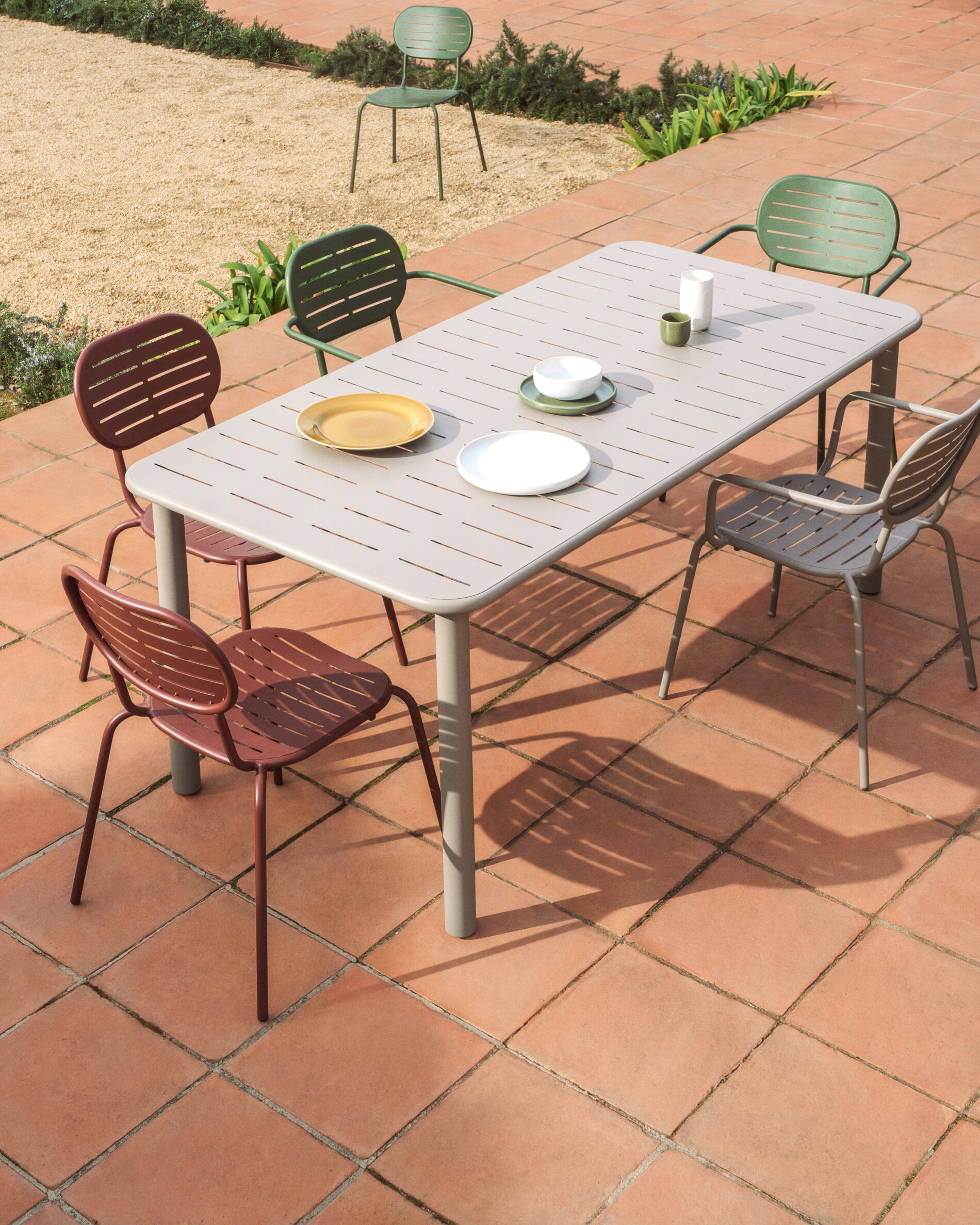 Kave Home Tuinstoel 'Brai' Met armleuning, Staal, kleur Beige