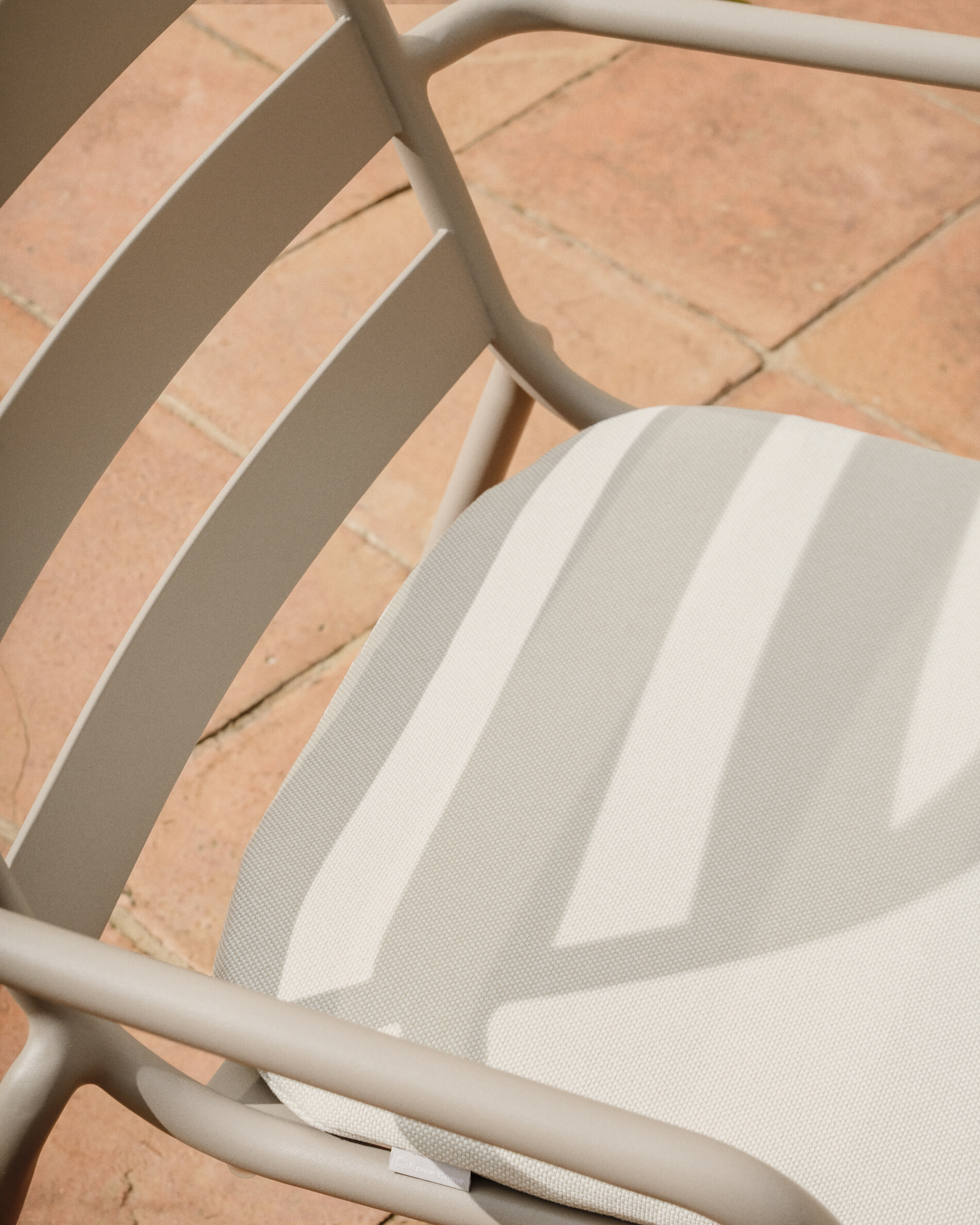 Kave Home Tuinstoel 'Joncols' kleur Taupe