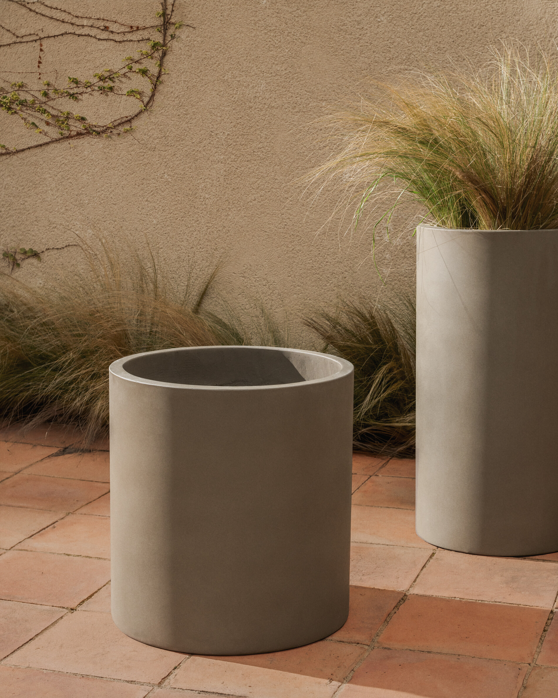 Kave Home Plantenpot 'Aiguablava' kleur Grijs