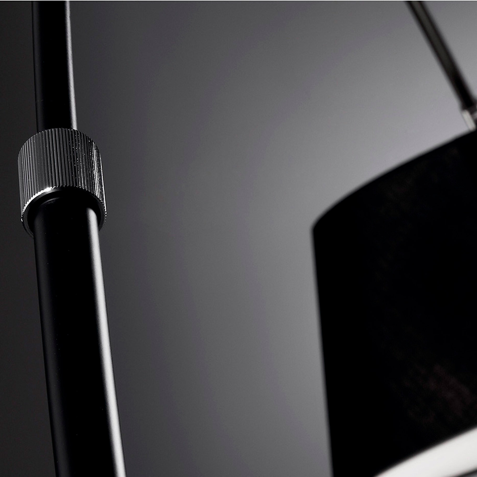Kave Home Vloerlamp 'May', kleur zwart