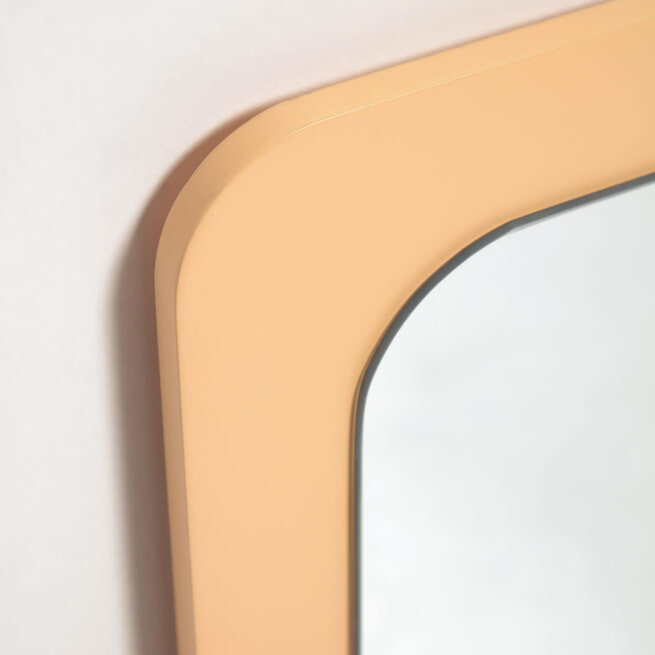 Kave Home Spiegel 'Velma' 57 x 47cm, kleur Mosterdgeel