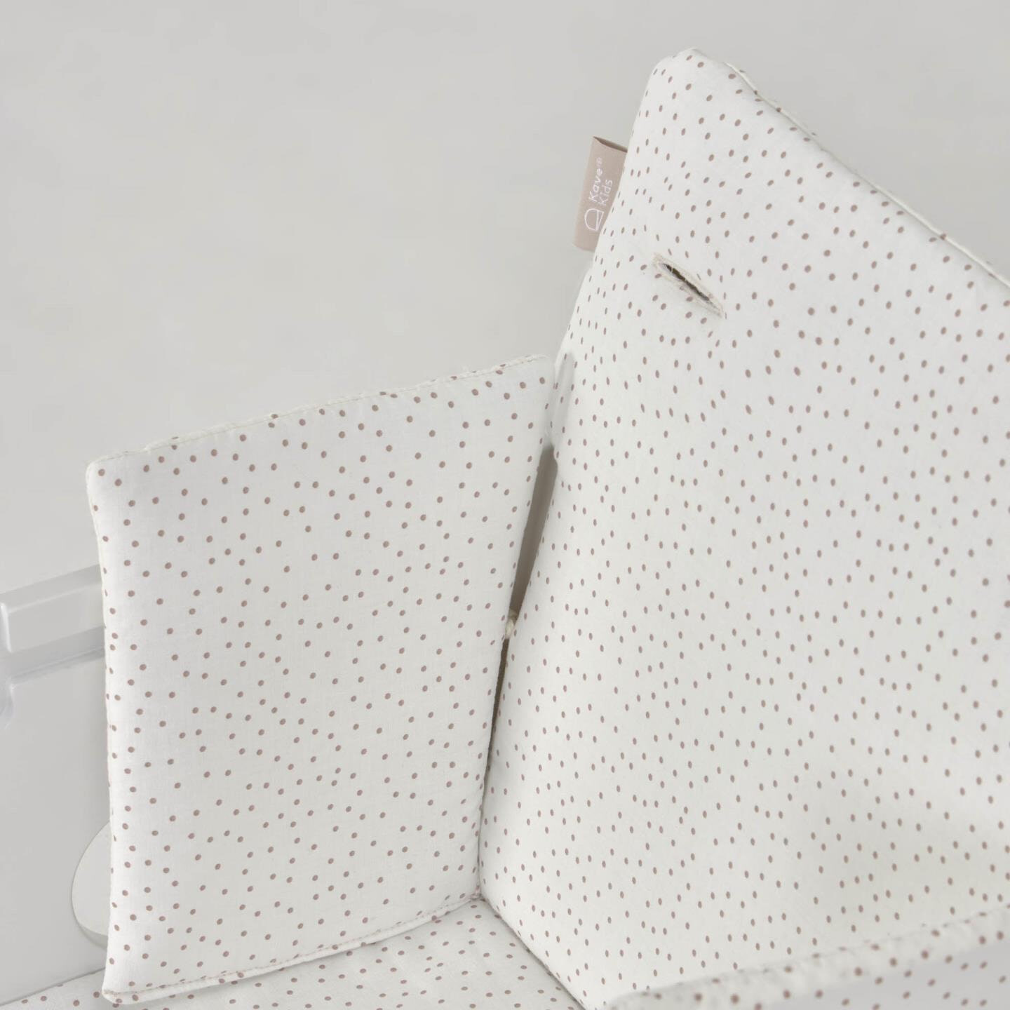 Kave Home Stoelkussen 'Nuun' t.b.v. kinderstoel, kleur Wit/Roze