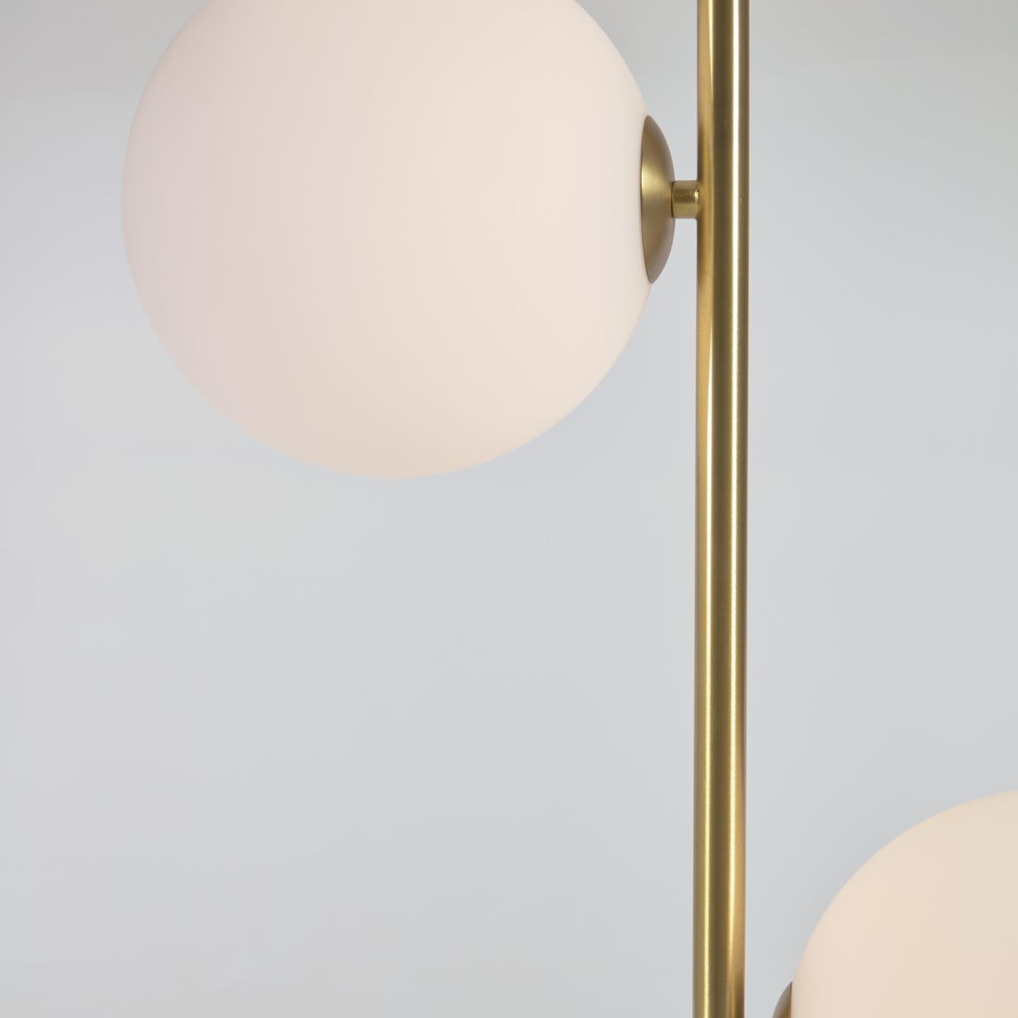 Kave Home Vloerlamp 'Lonela' Marmer en messing, 2-lamps