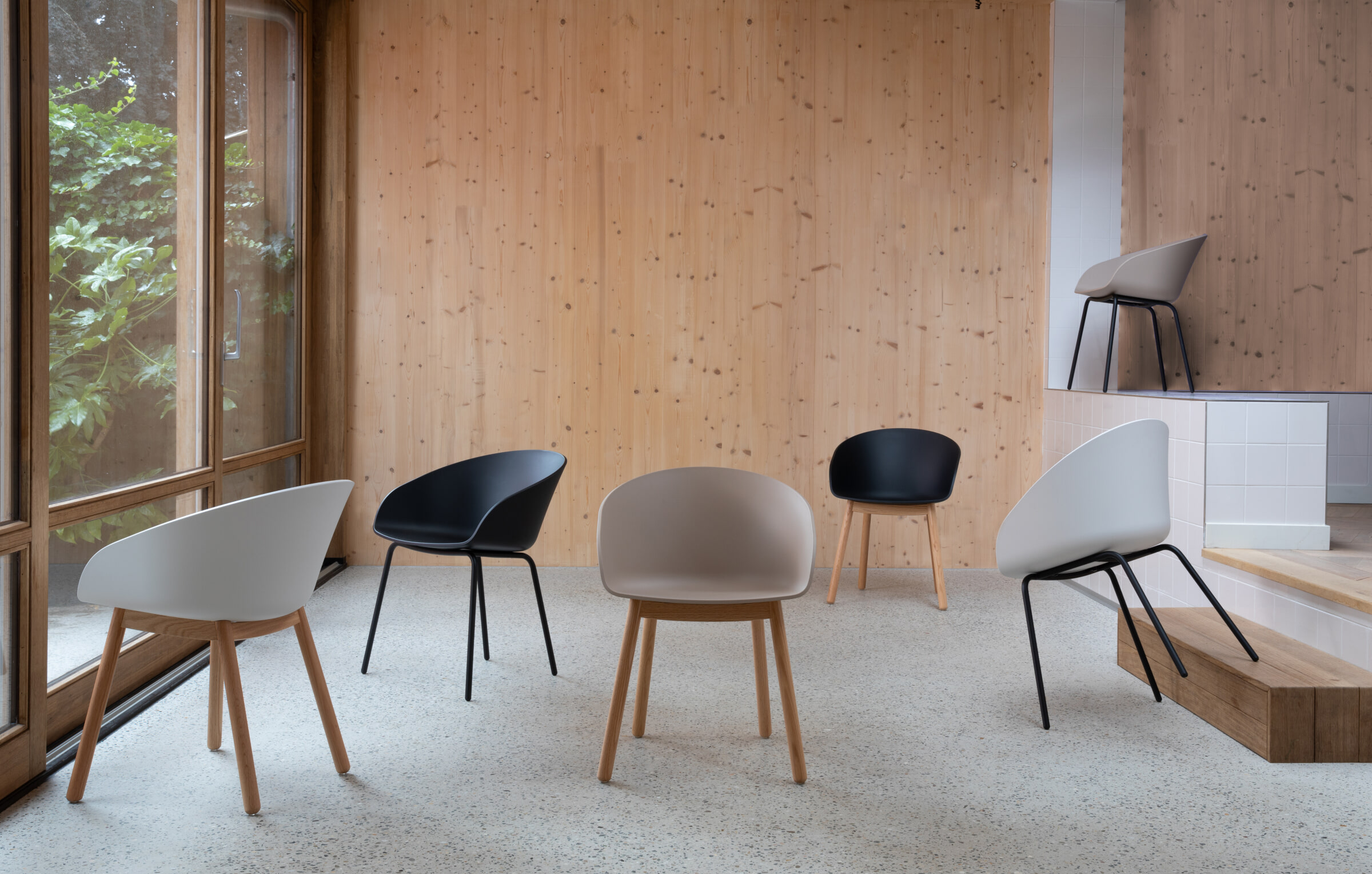 Zuiver Eetkamerstoel 'Void' Gerecycled PP, kleur Latte Brown