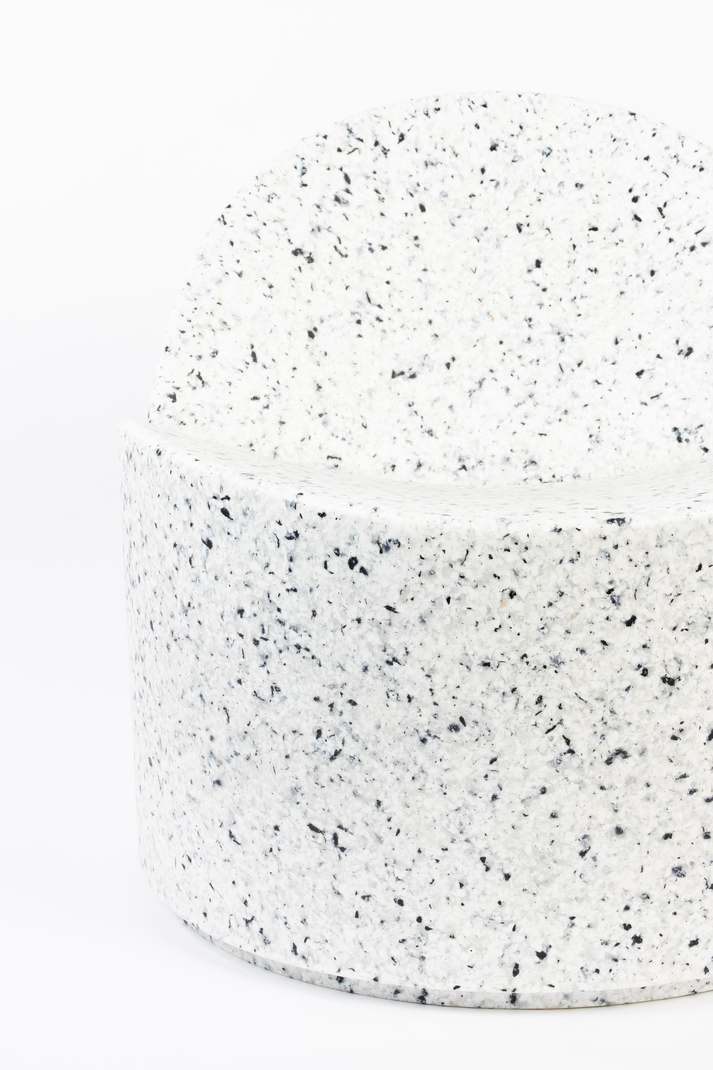 Zuiver Outdoor Fauteuil 'Bloom' kleur Wit Terrazzo