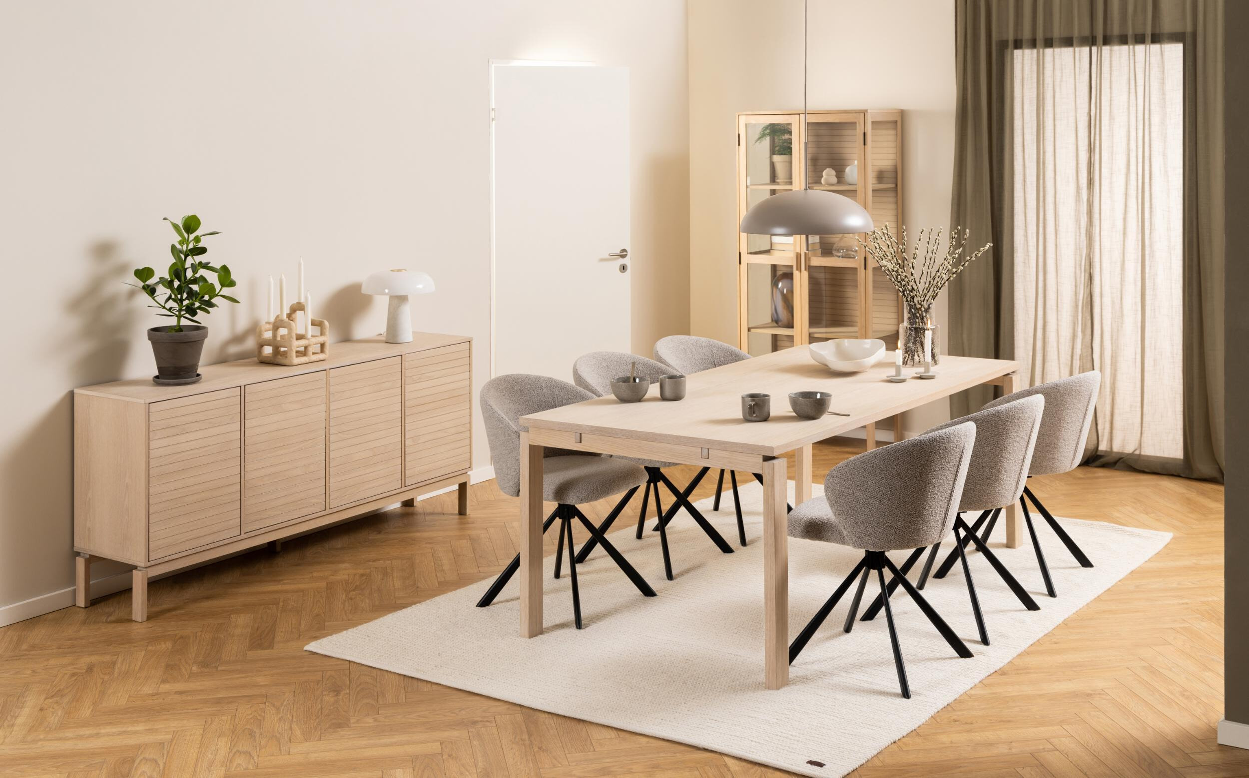 Bendt Draaibare Eetkamerstoel 'Marranda' Stof, kleur Beige