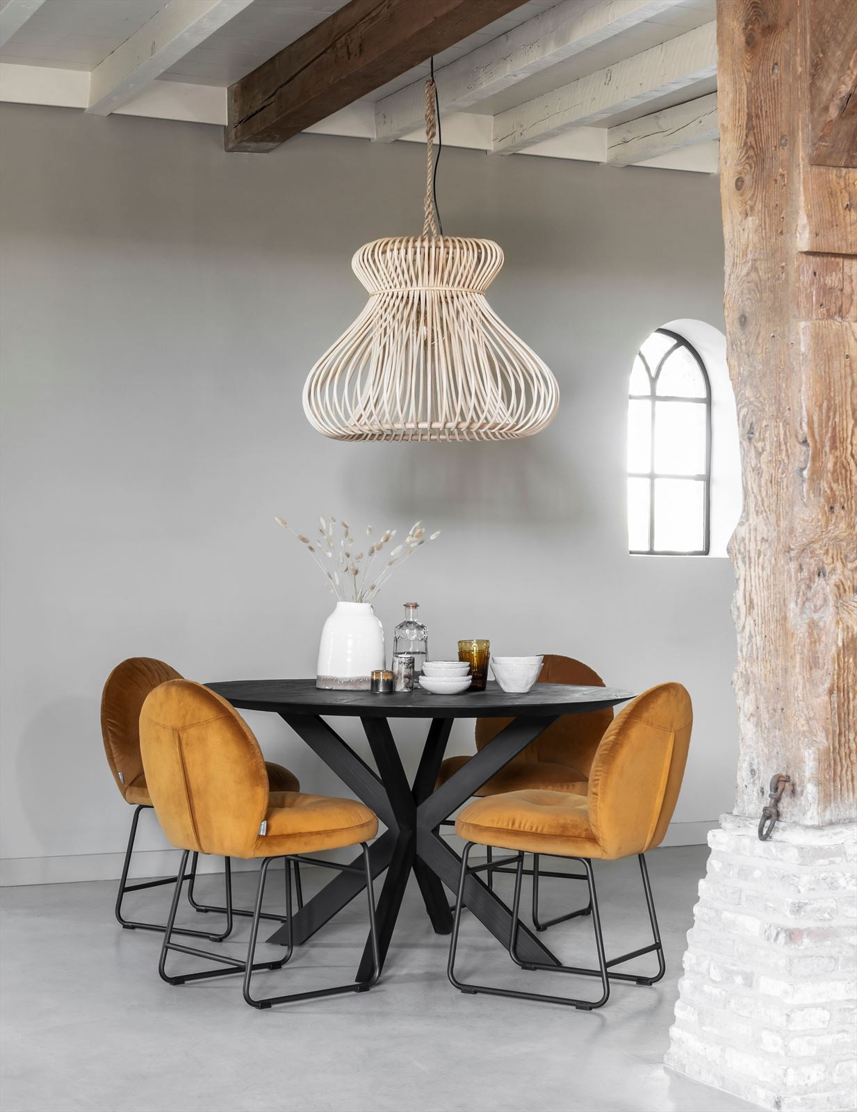 DTP Home Ronde Eettafel 'Shape' Teakhout, 130cm, kleur Zwart