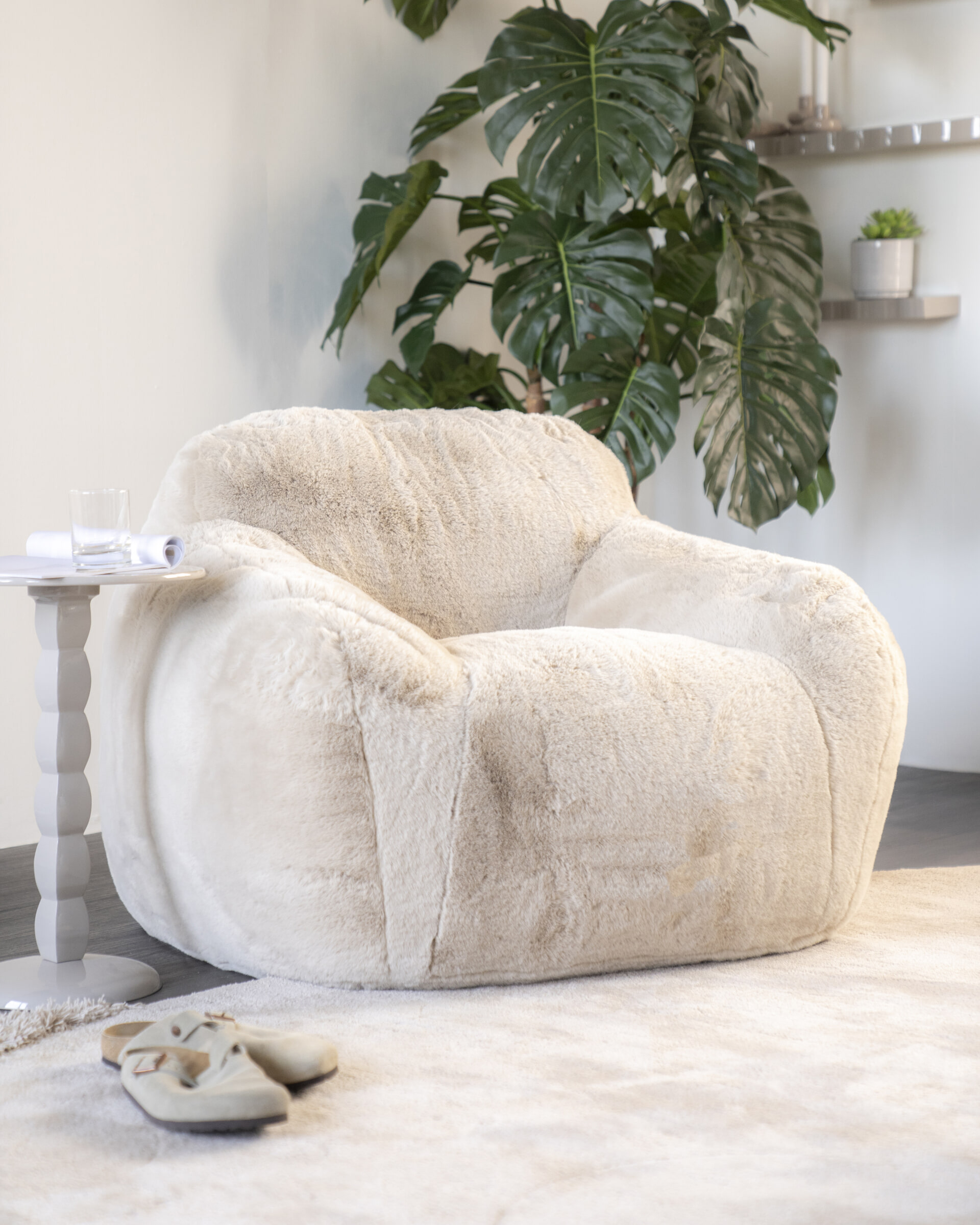 By-Boo Fauteuil 'Hug' Fluffy, kleur Beige