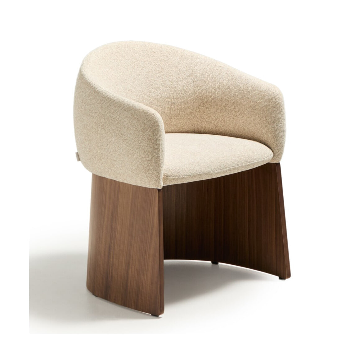 Kave Home Eetkamerstoel 'Bosca' Chenille en walnoot