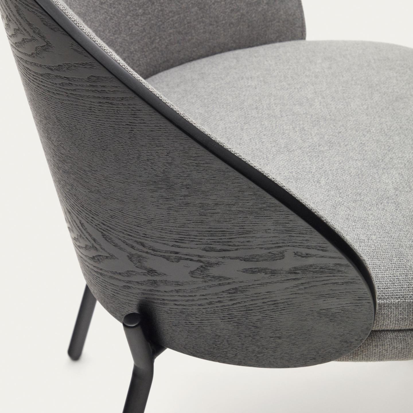 Kave Home Eetkamerstoel 'Eamy' Essenhout, kleur Lichtgrijs/Zwart