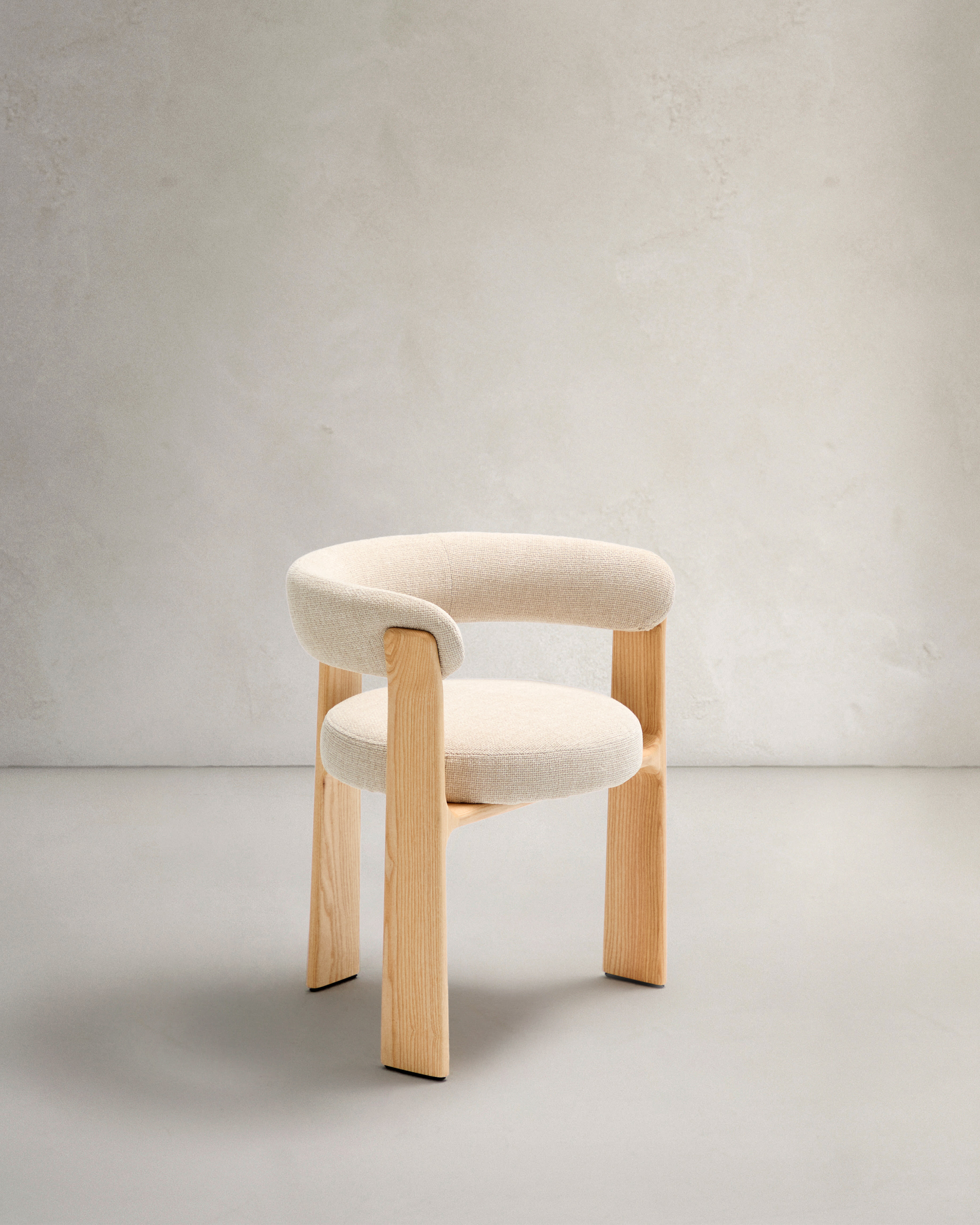 Kave Home Eetkamerstoel 'Granite' Chenille en essenhout, kleur Beige/Naturel