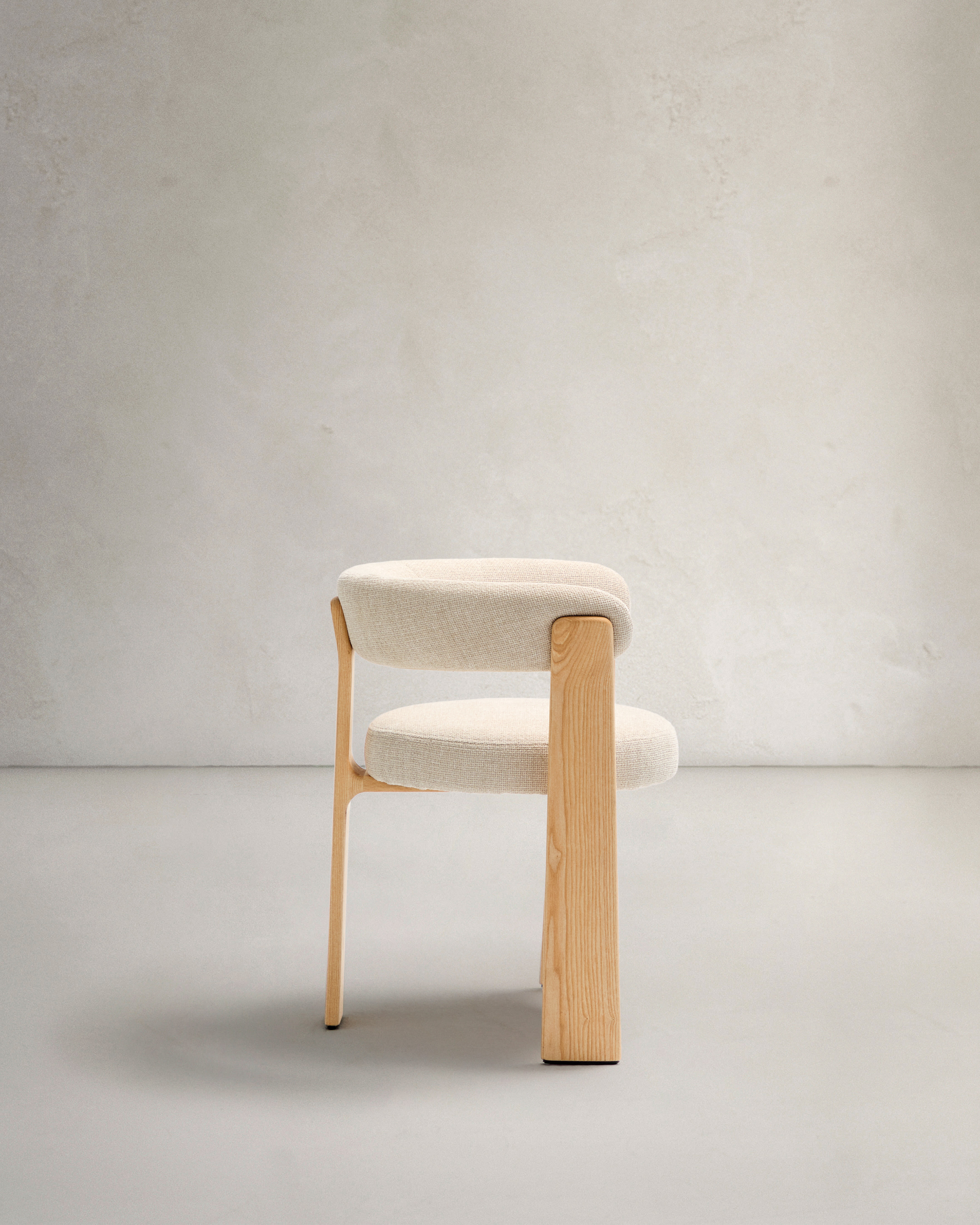 Kave Home Eetkamerstoel 'Granite' Chenille en essenhout, kleur Beige/Naturel
