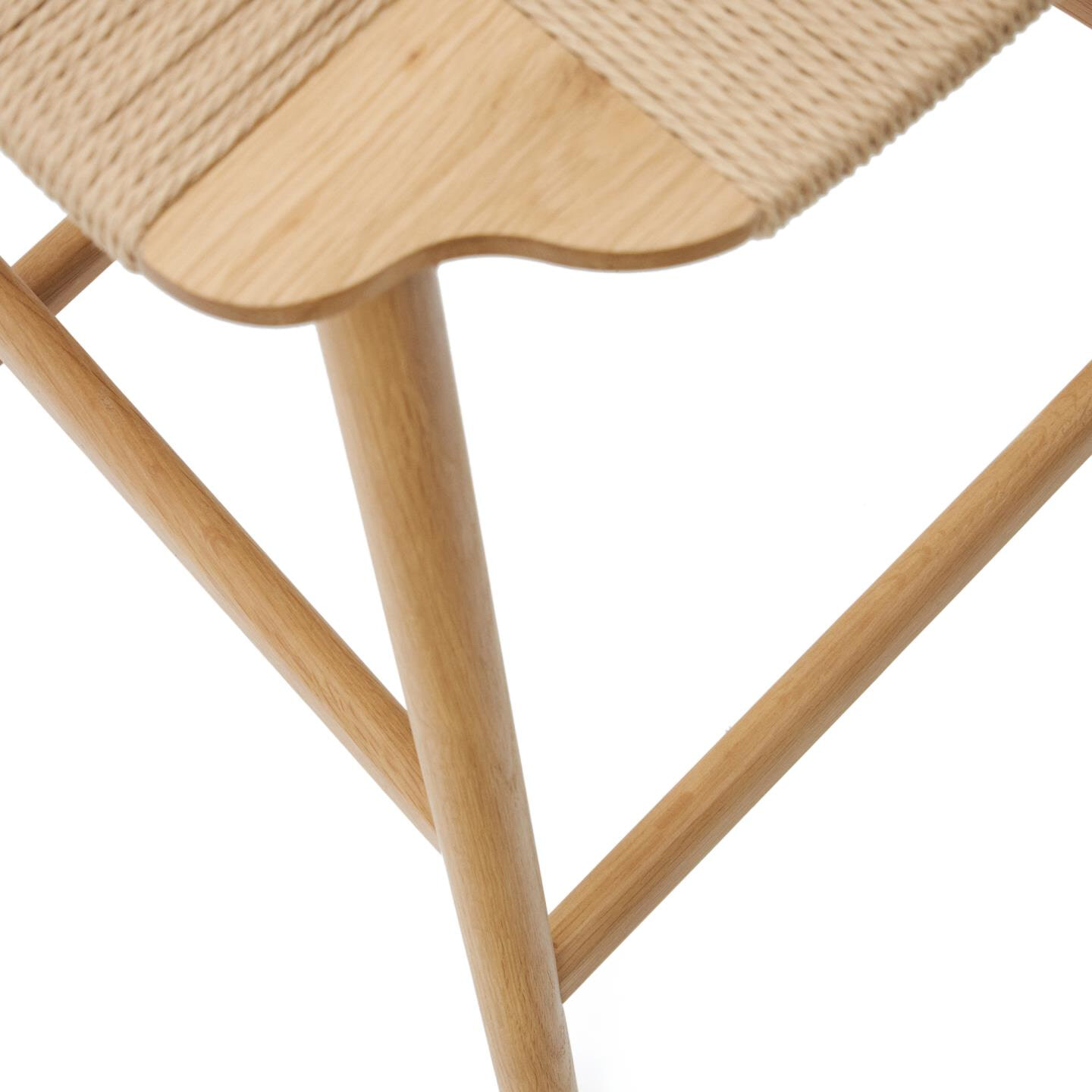 Kave Home Barkruk 'Enit' Eikenhout, kleur Naturel (zithoogte 65cm)